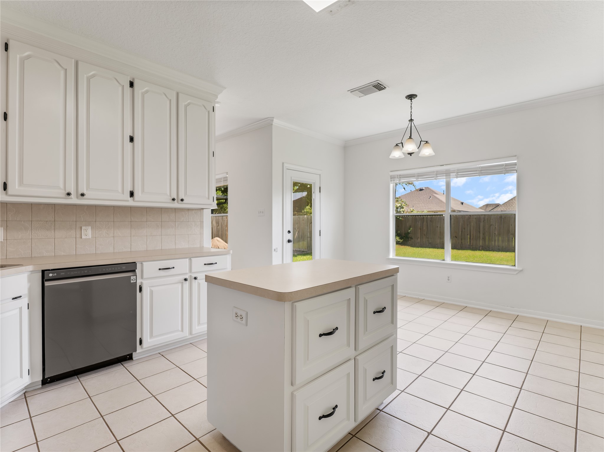 54 Tangerine Court Property Photo 8