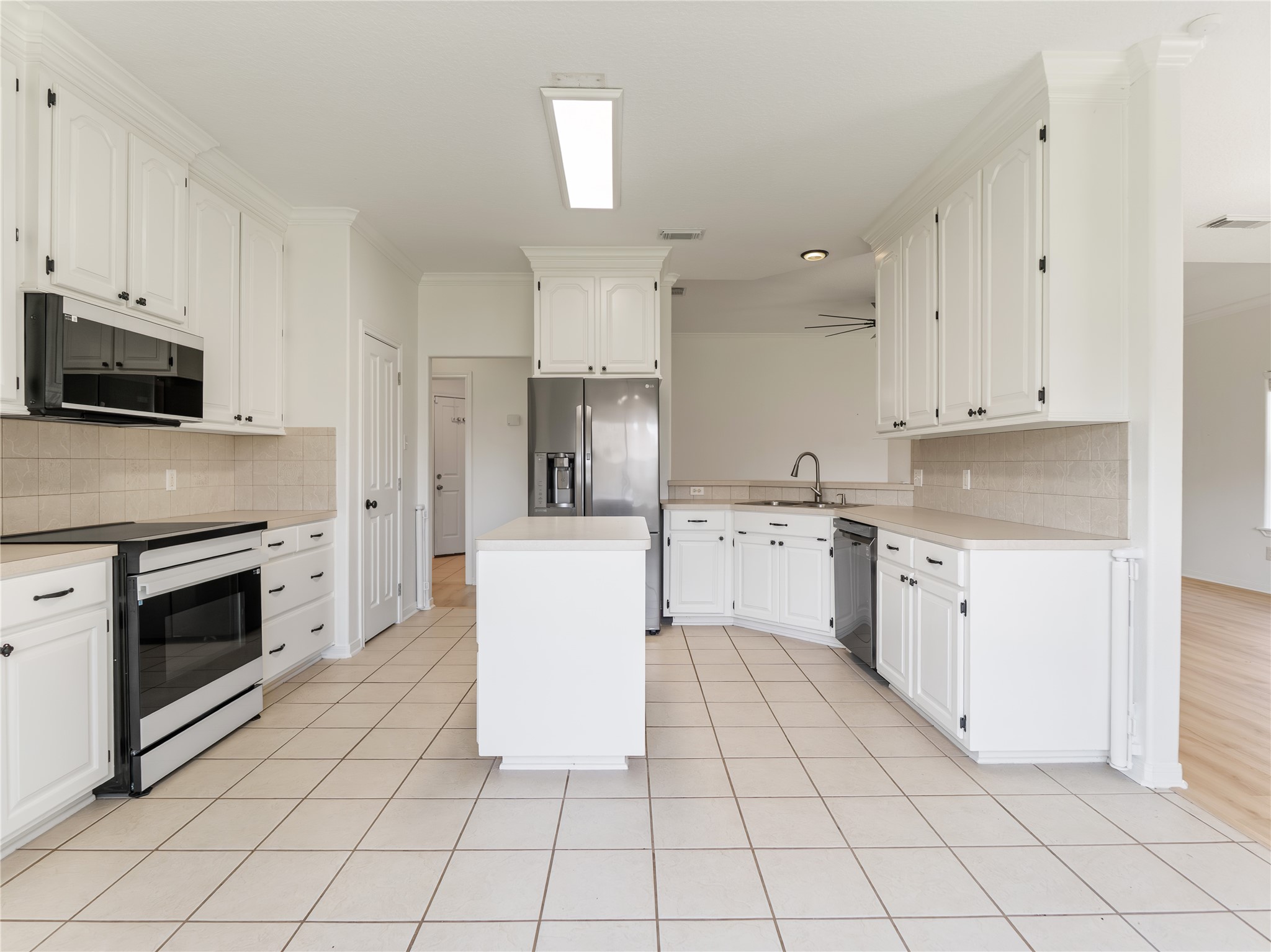 54 Tangerine Court Property Photo 9
