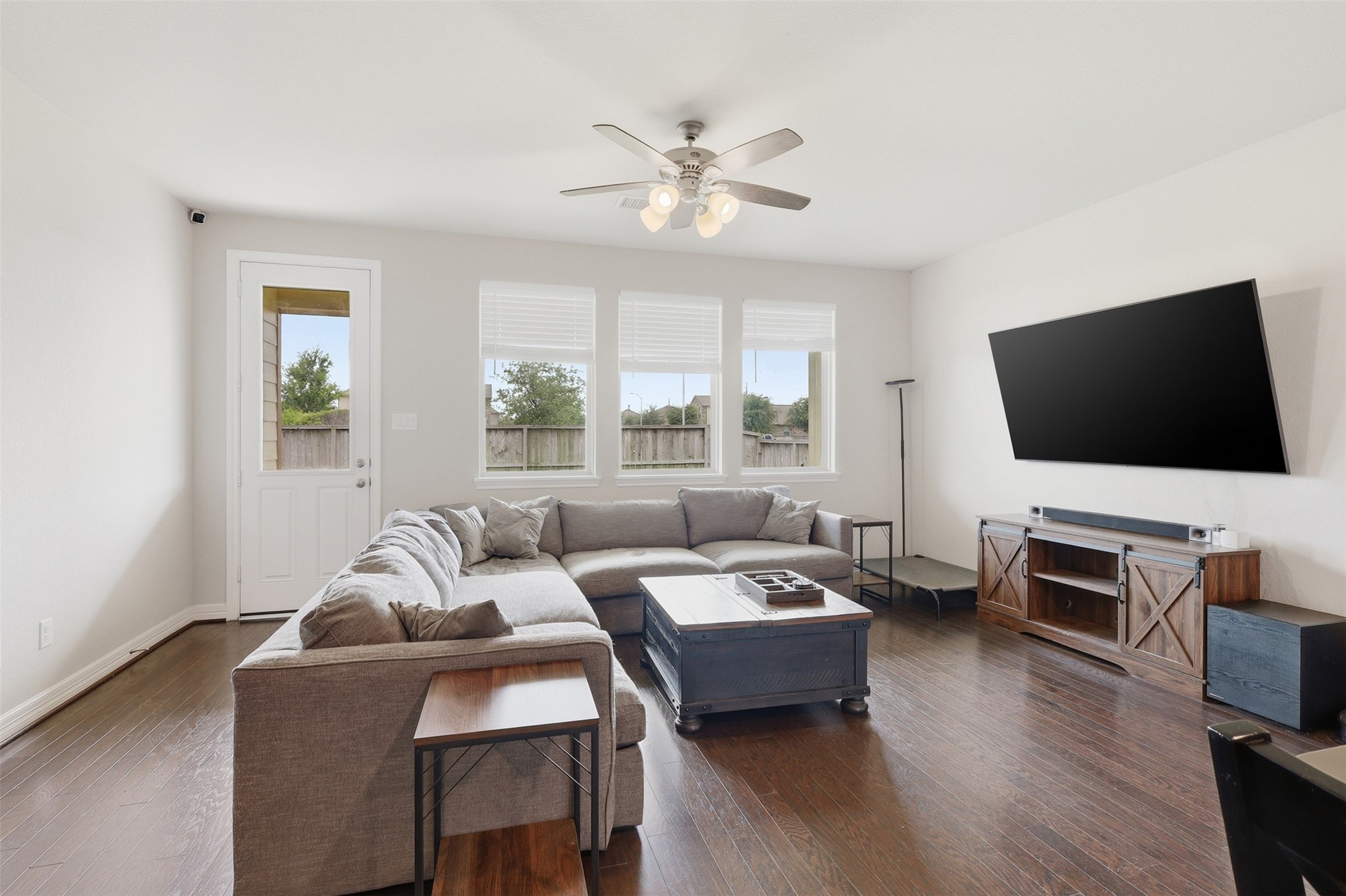 26051 Steele Flower Drive Property Photo 6