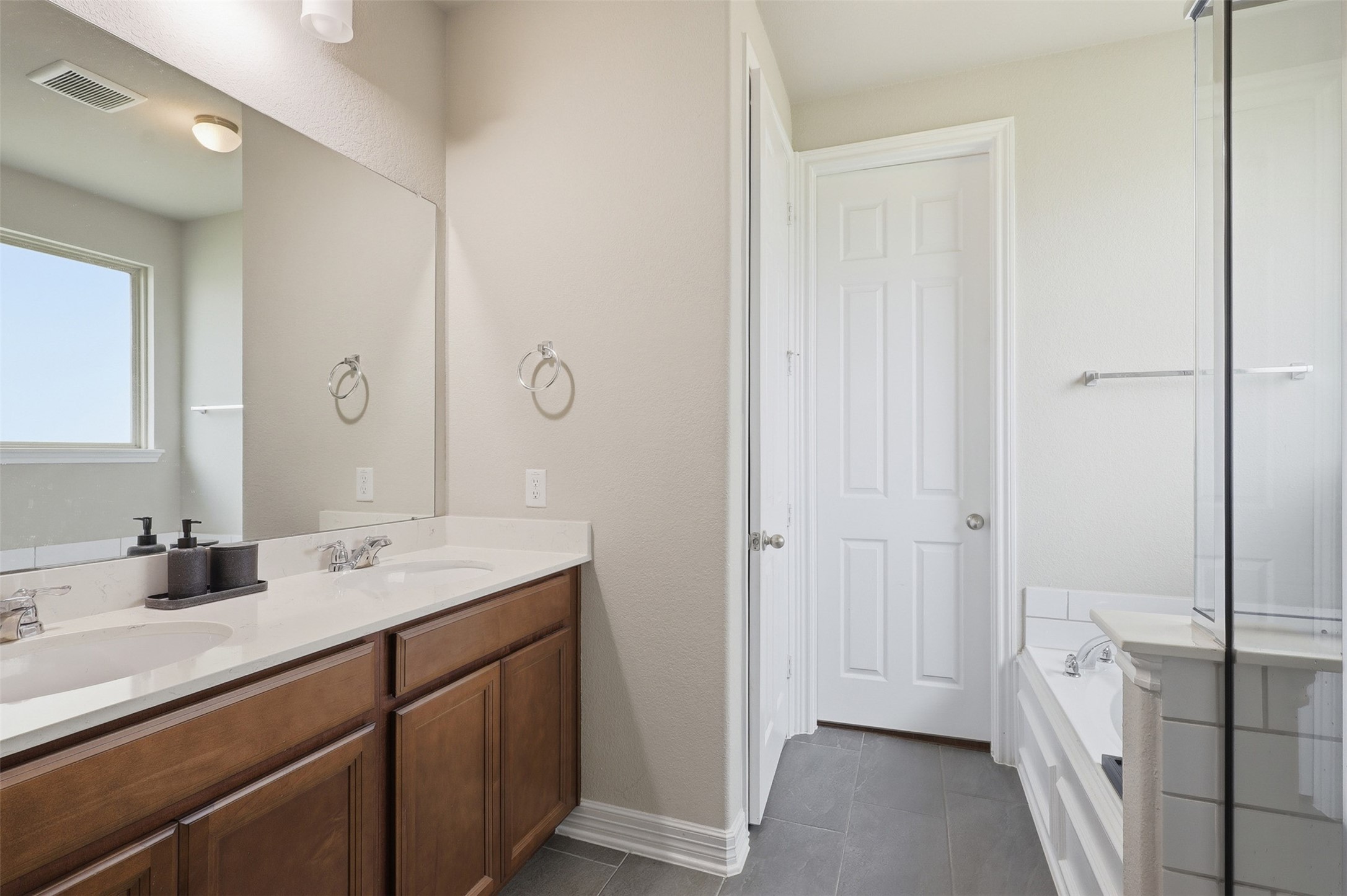 26051 Steele Flower Drive Property Photo 19