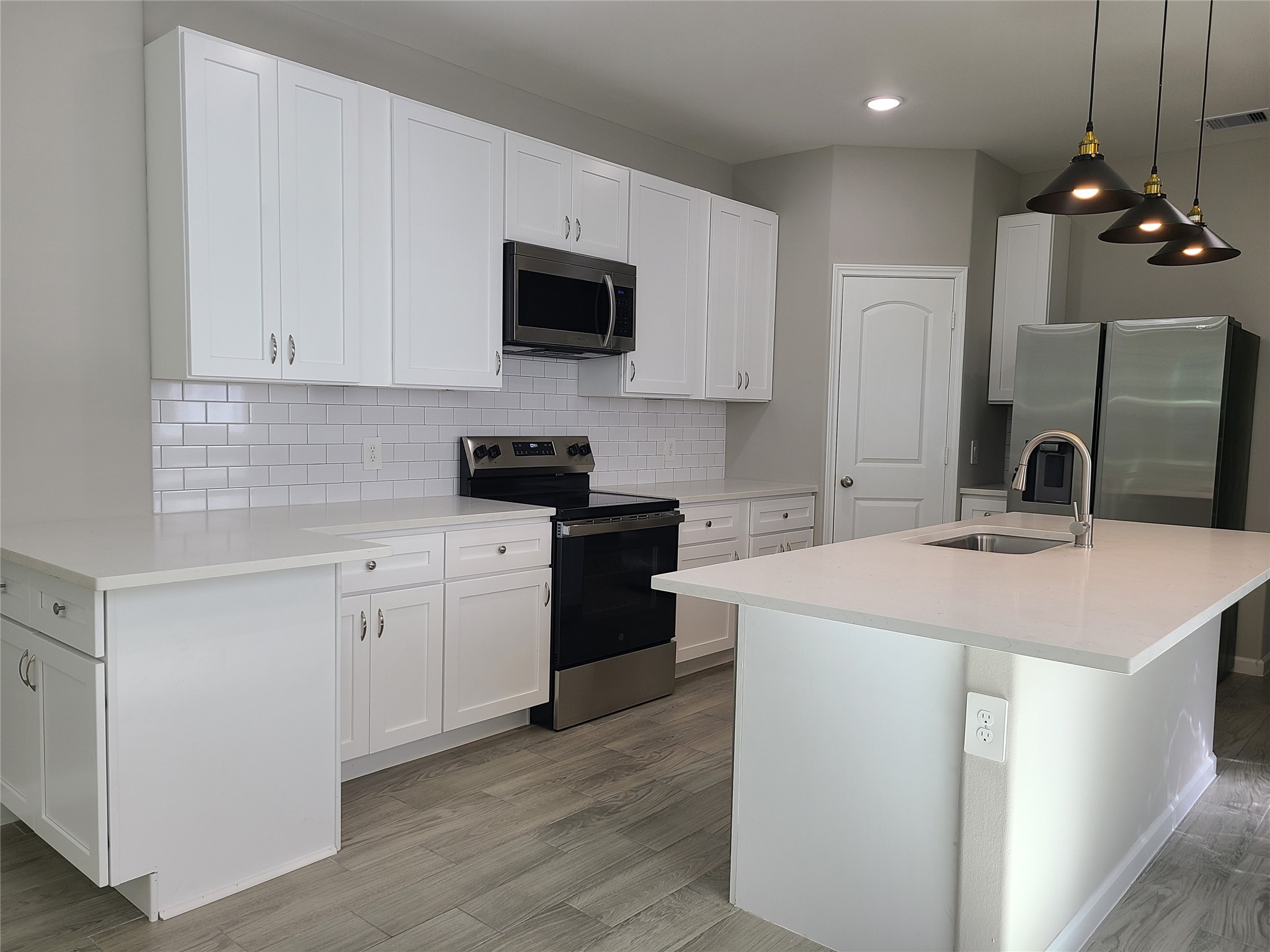 11378 Underwood Street Property Photo 6