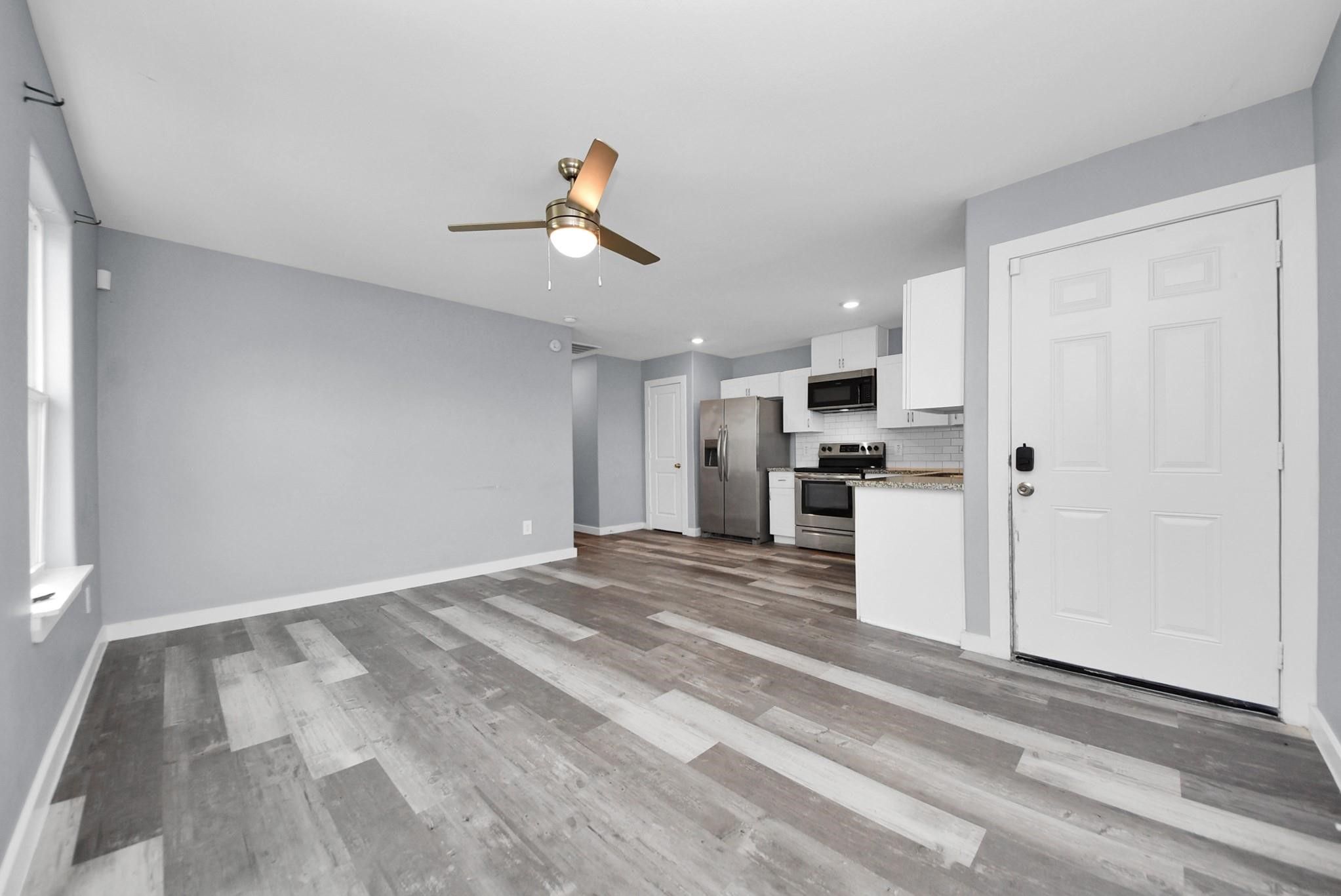 618 Maple Way A/b Property Photo 9