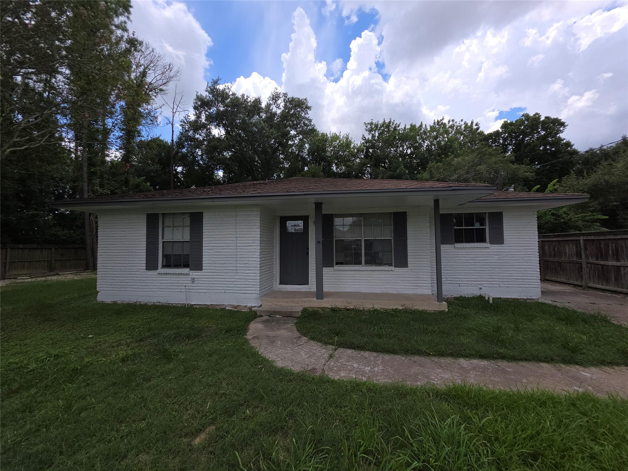 10424 Ballantine Street, Houston TX 77075 Property Photo 1