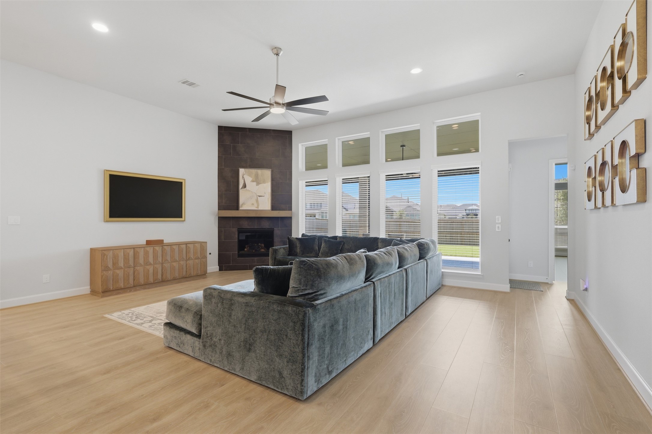 8922 Sierra Nevada Drive Property Photo 12
