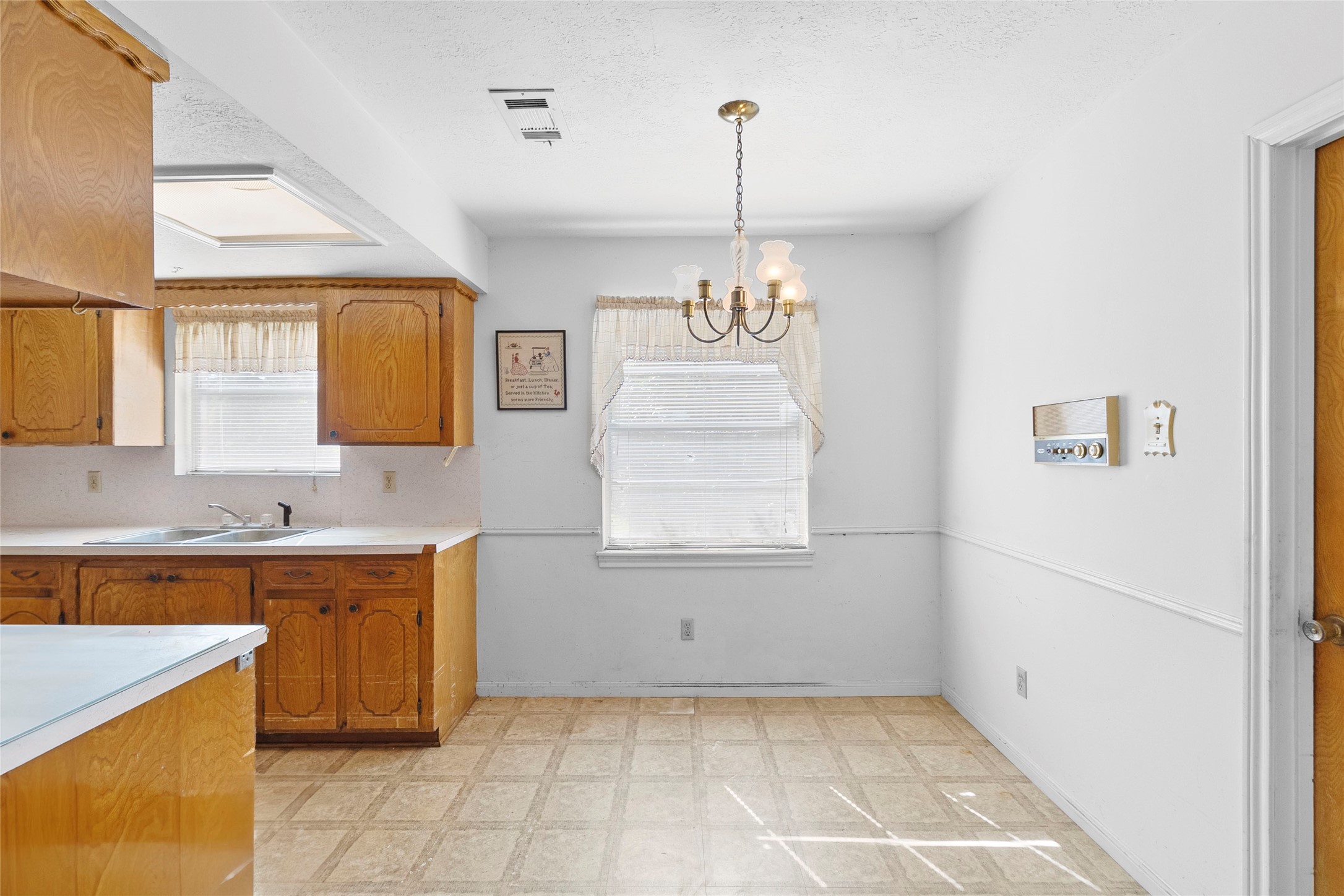 4016 State Highway 30 W Property Photo 9