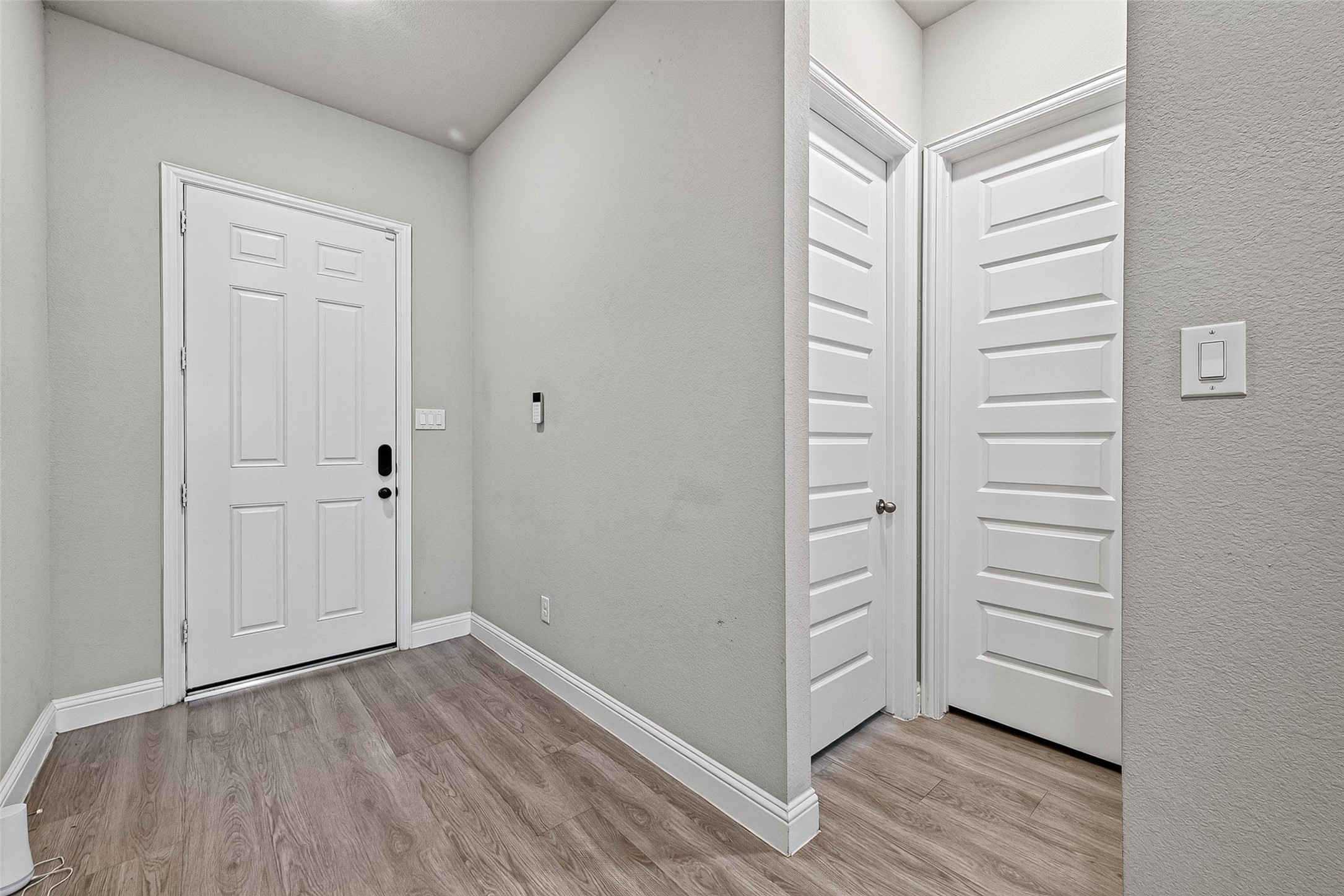 6506 Tiburon Lakes Drive Property Photo 4