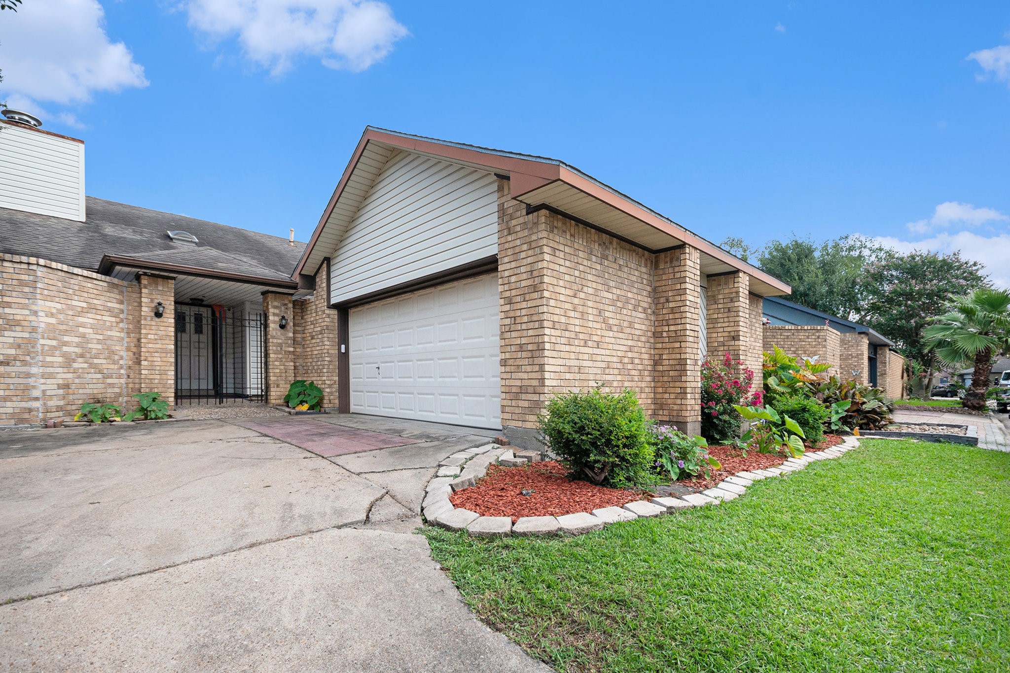 1723 Plumbwood Way Property Photo 3