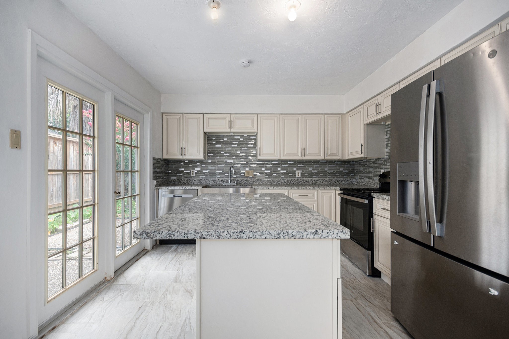 1723 Plumbwood Way Property Photo 12