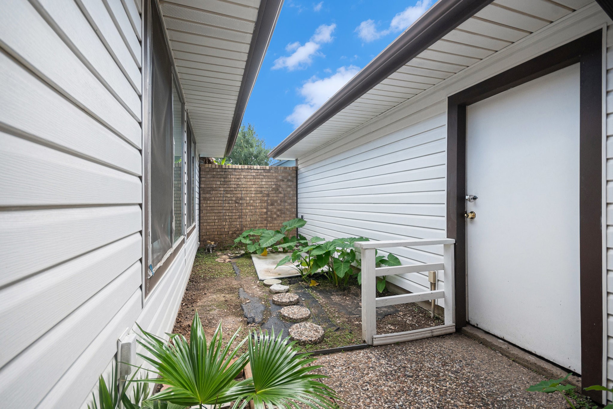 1723 Plumbwood Way Property Photo 24