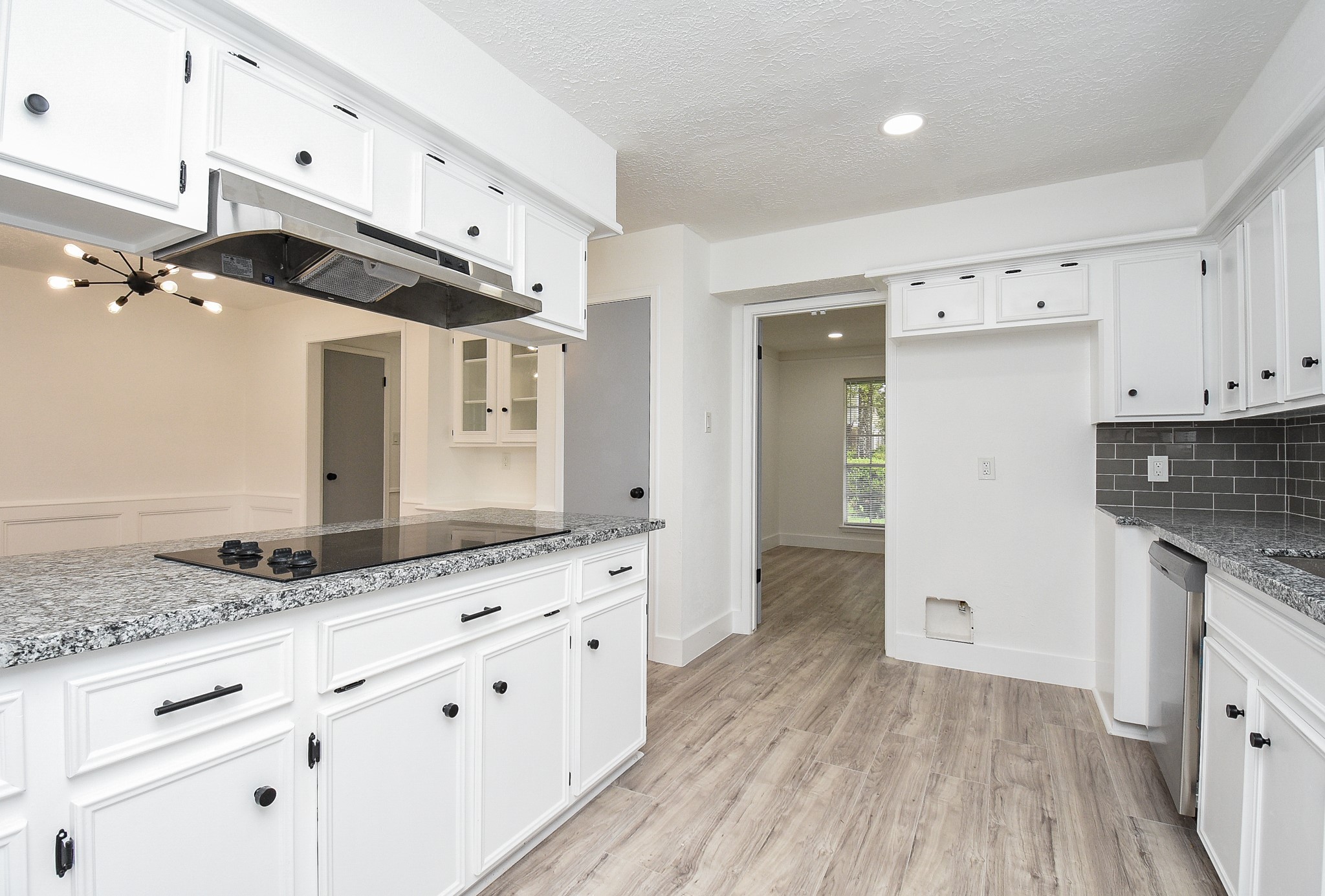 15814 Winding Moss Drive Property Photo 9