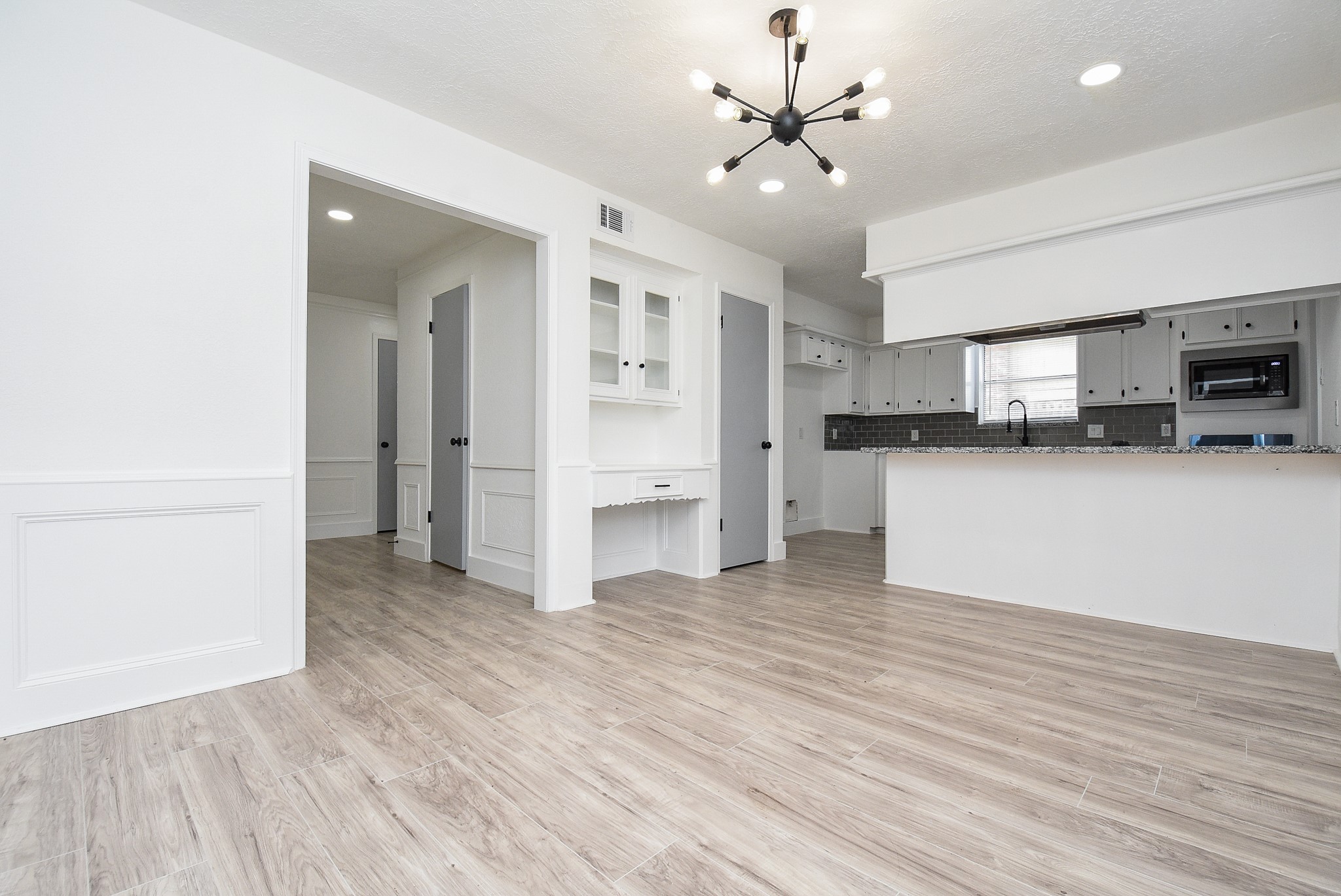 15814 Winding Moss Drive Property Photo 11