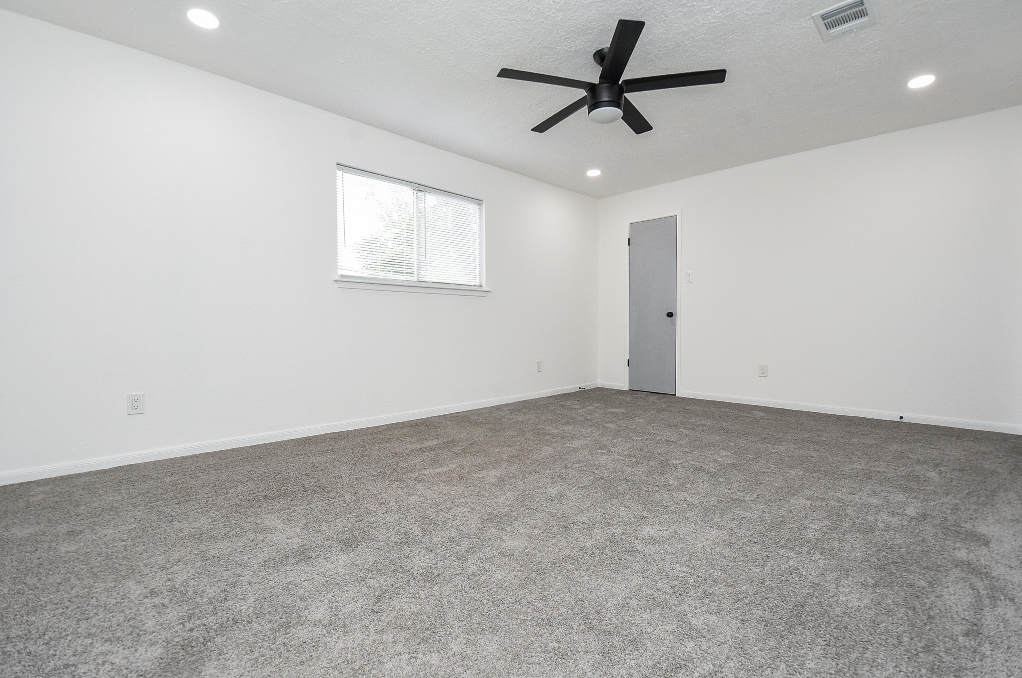 15814 Winding Moss Drive Property Photo 24