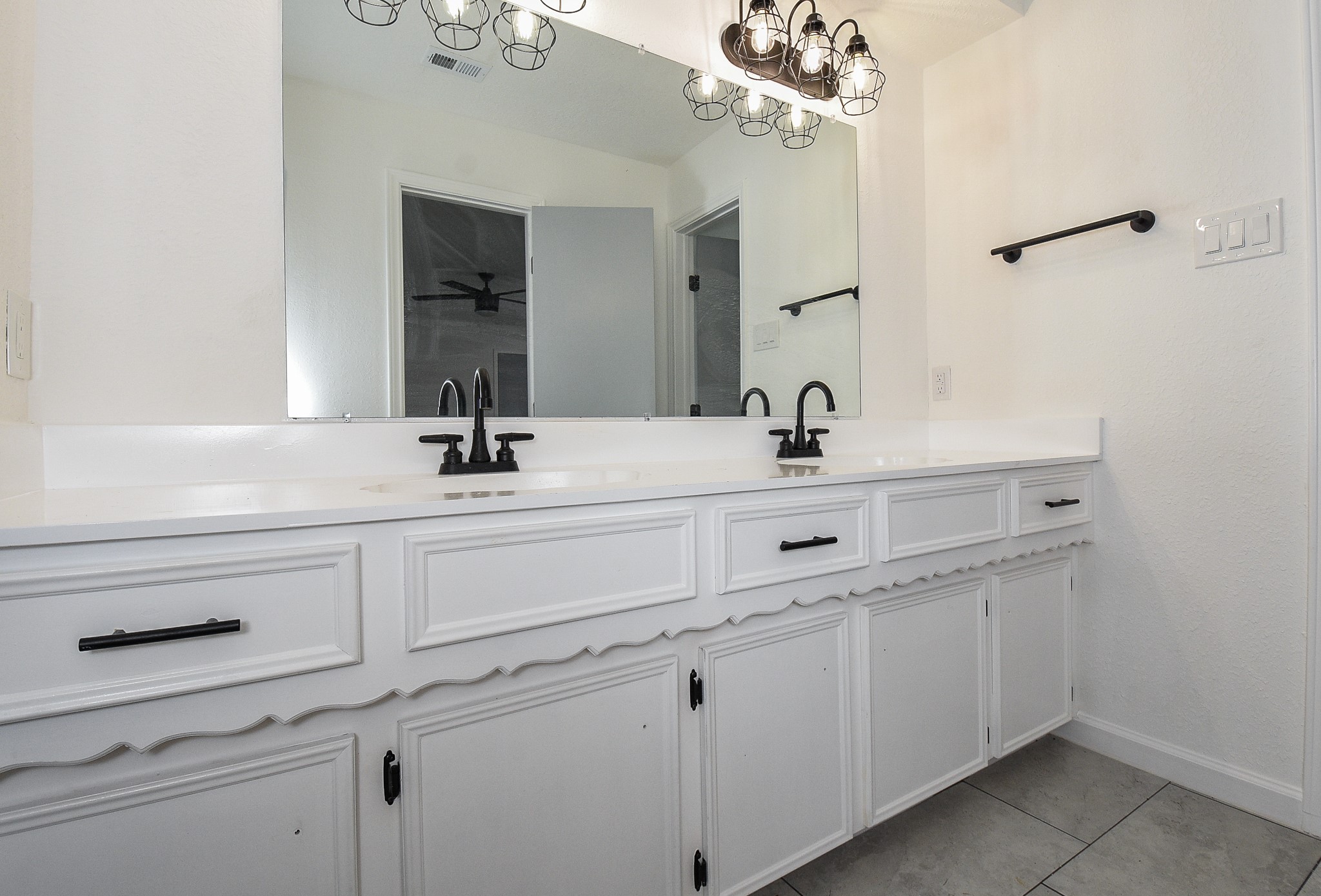 15814 Winding Moss Drive Property Photo 28