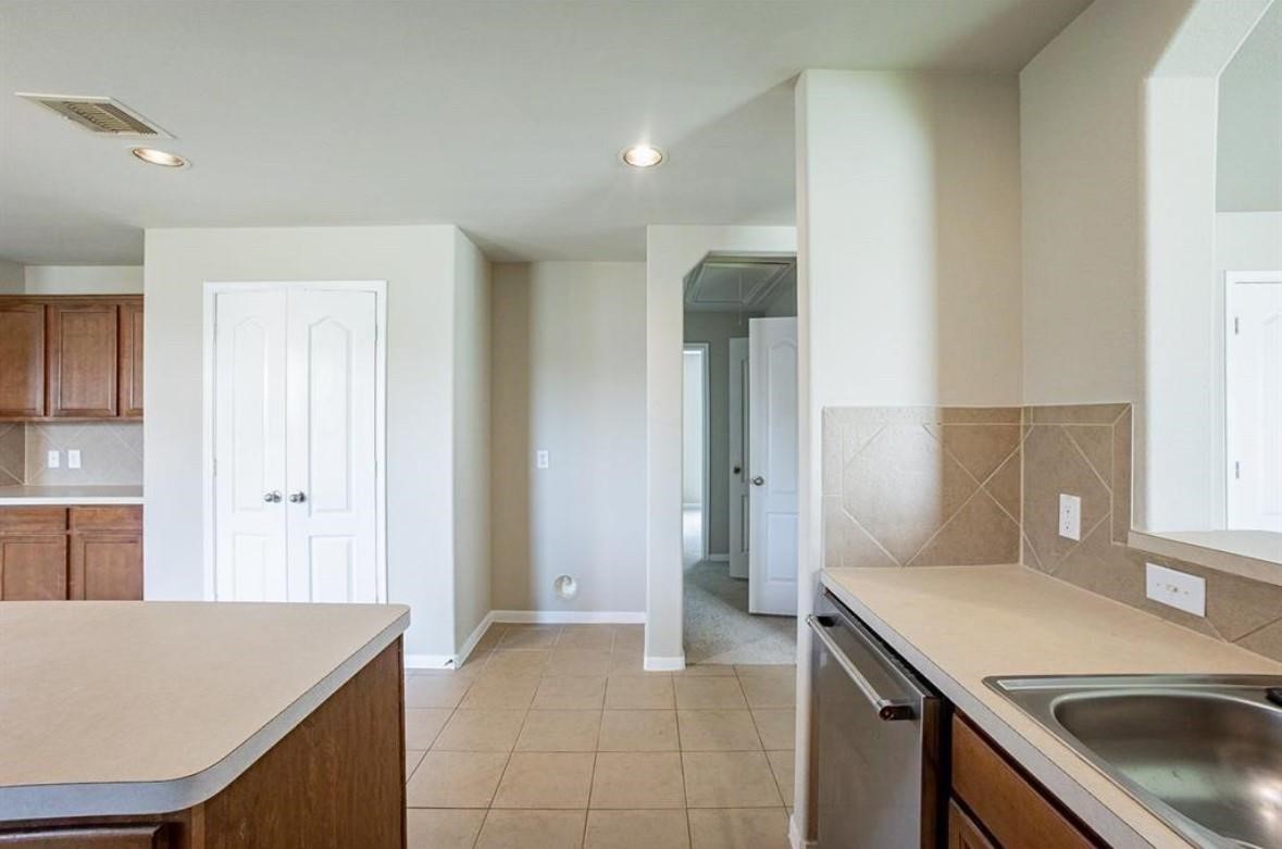 1111 Desert Springs Lane Property Photo 5