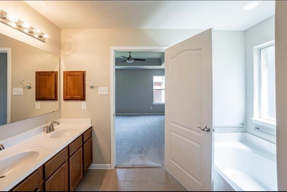 1111 Desert Springs Lane Property Photo 12