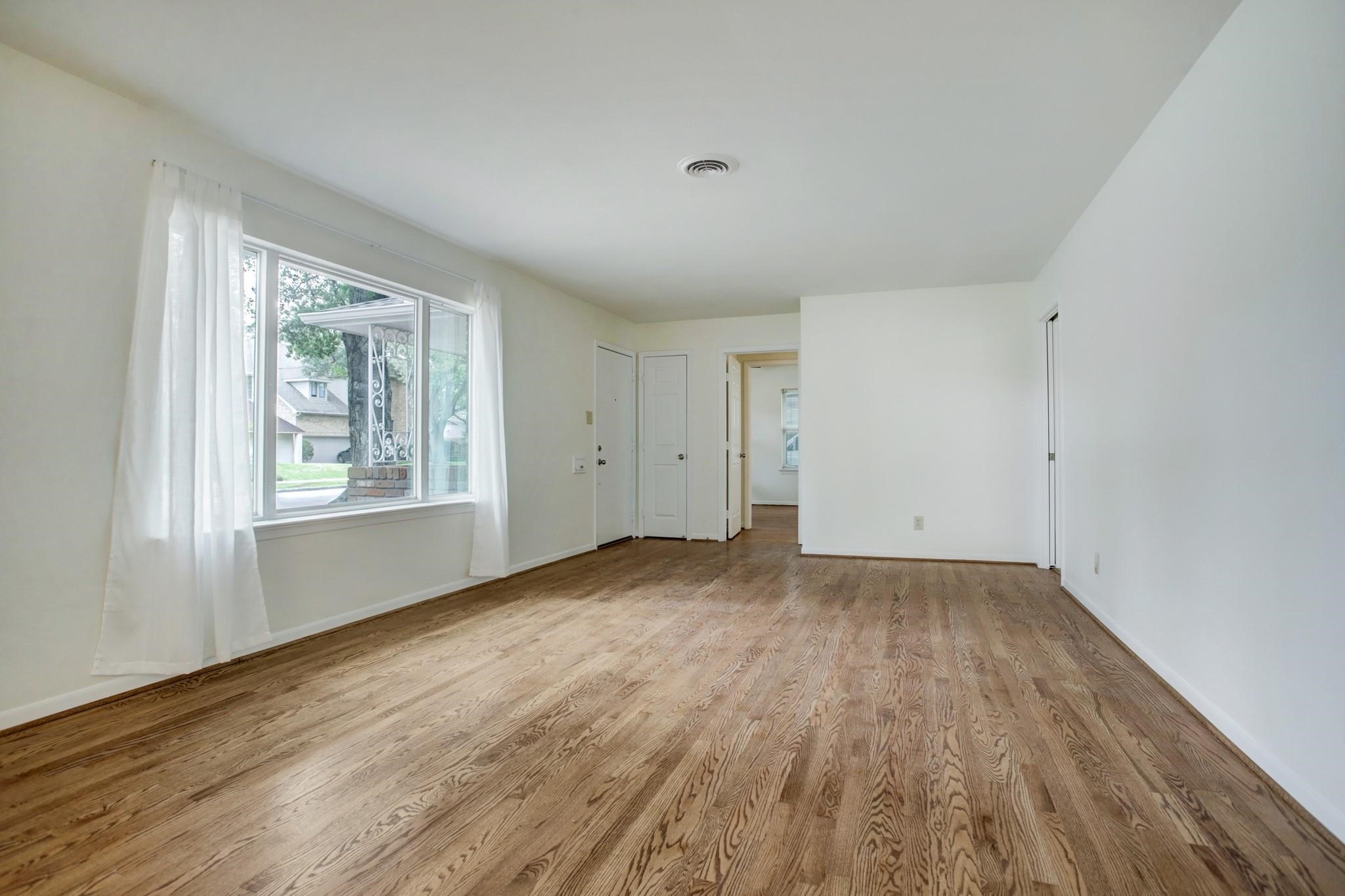 3807 Murworth Drive Property Photo 4