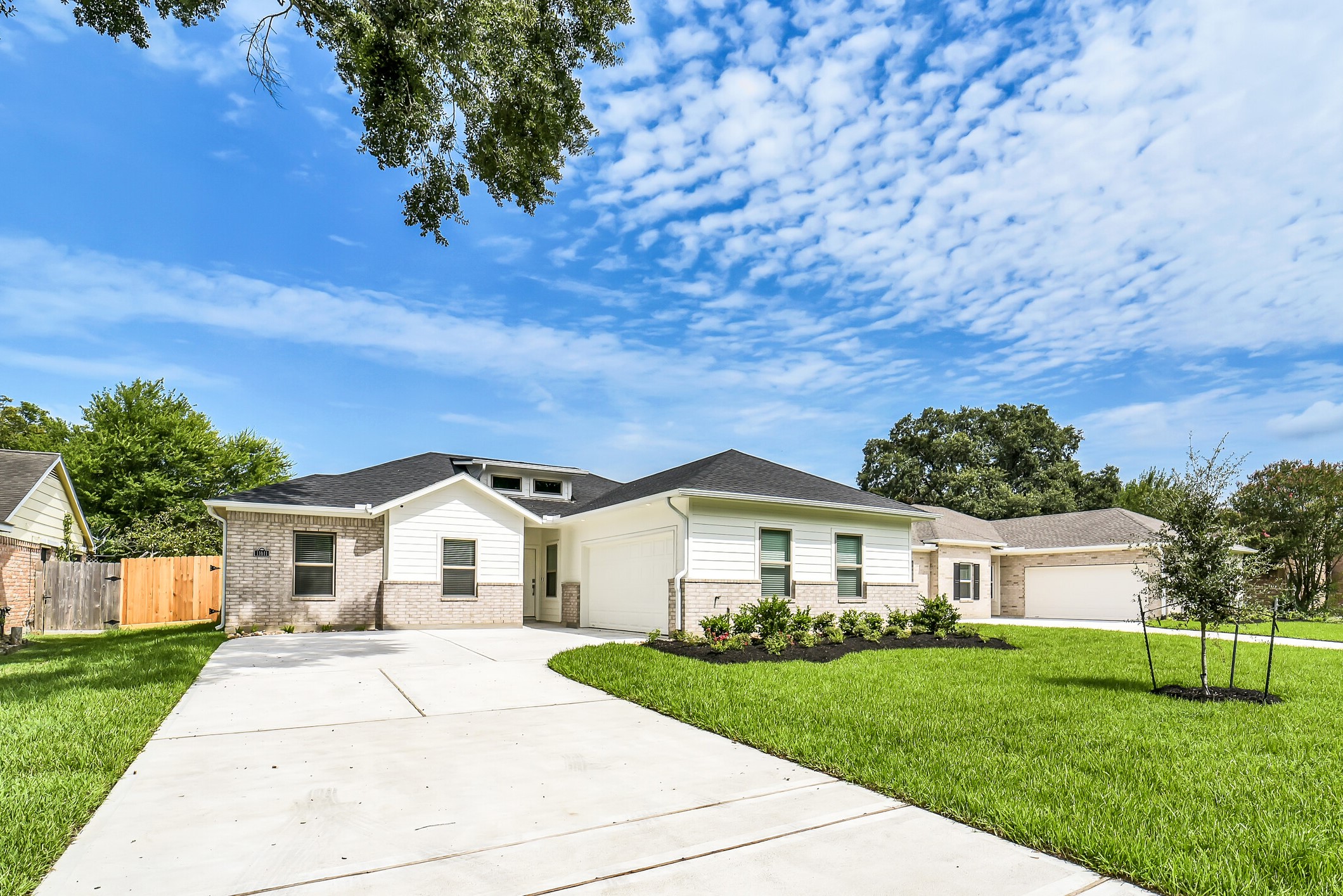 11611 Moltere Drive Property Photo 1