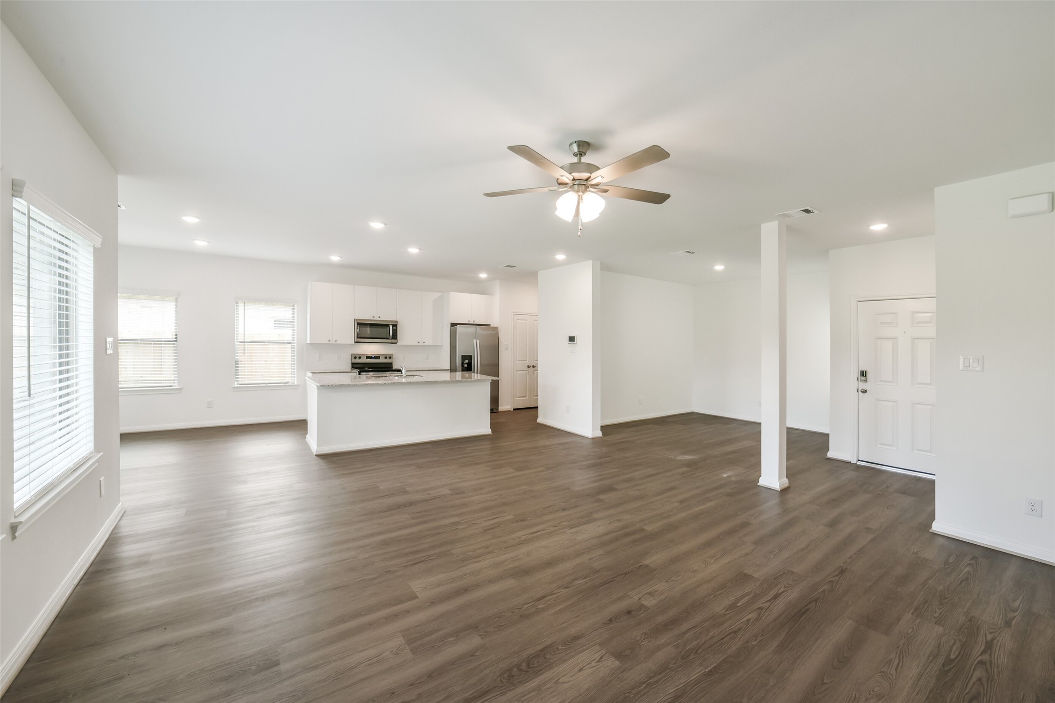 11611 Moltere Drive Property Photo 4