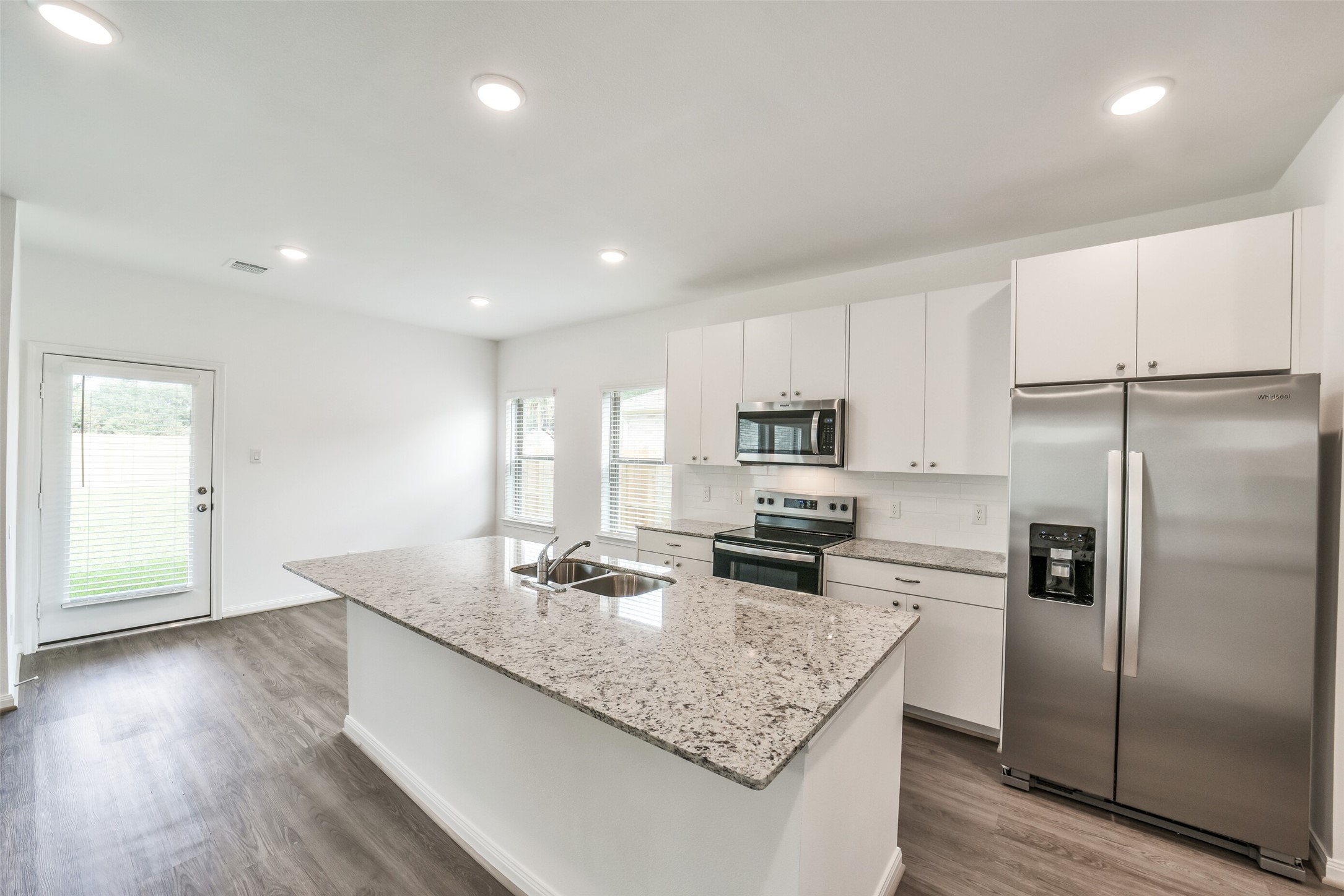 11611 Moltere Drive Property Photo 8