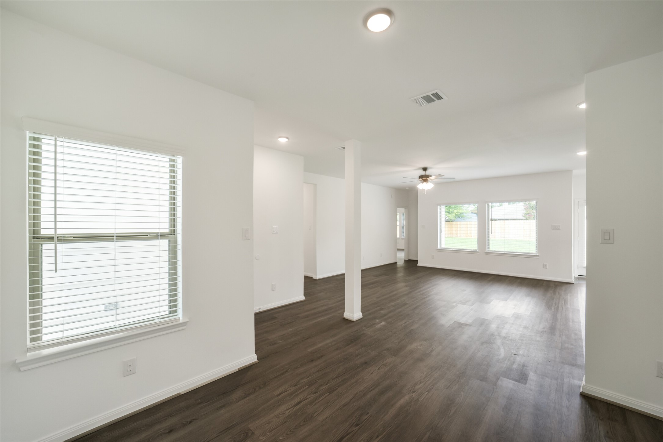 11611 Moltere Drive Property Photo 14