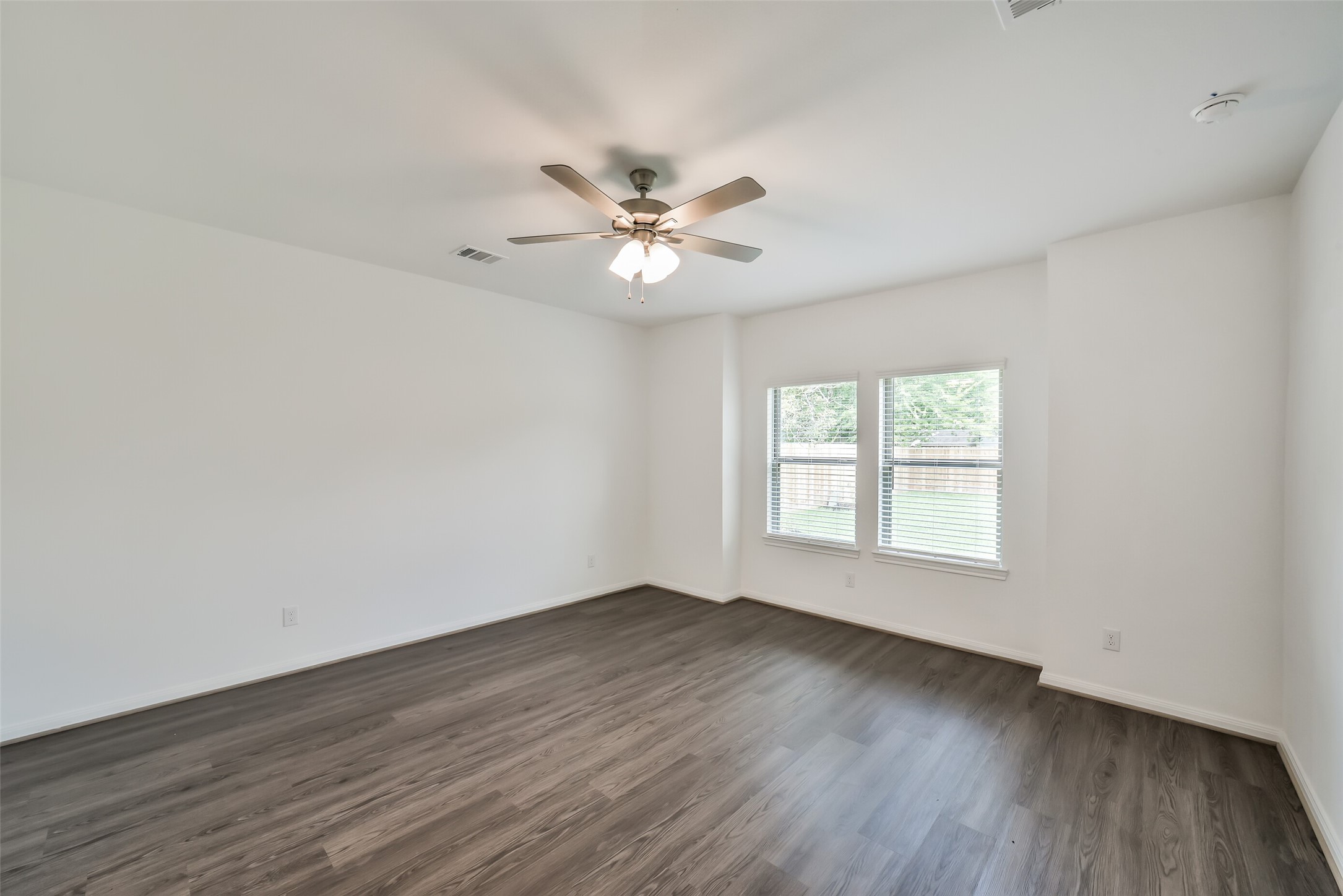 11611 Moltere Drive Property Photo 15