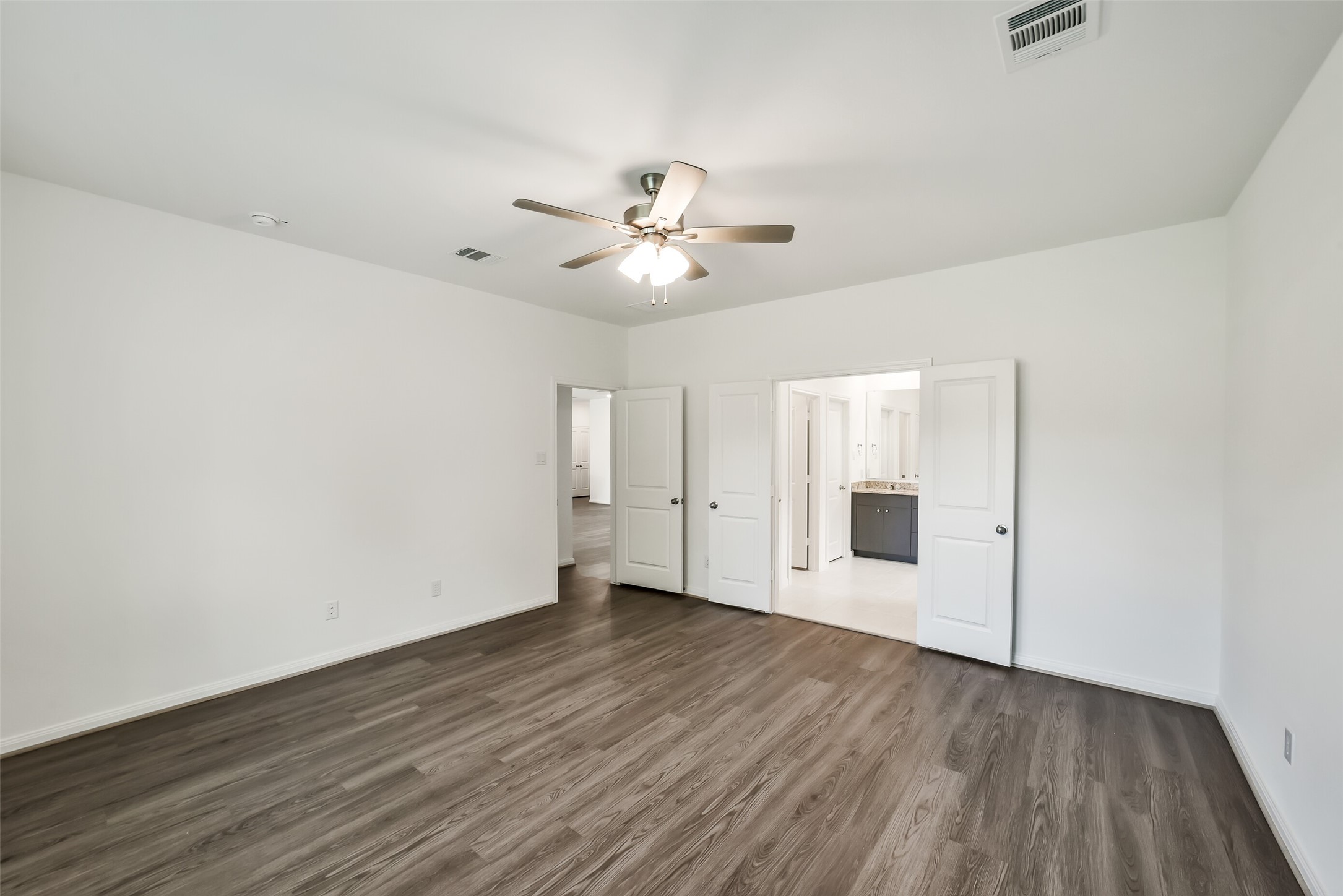 11611 Moltere Drive Property Photo 16