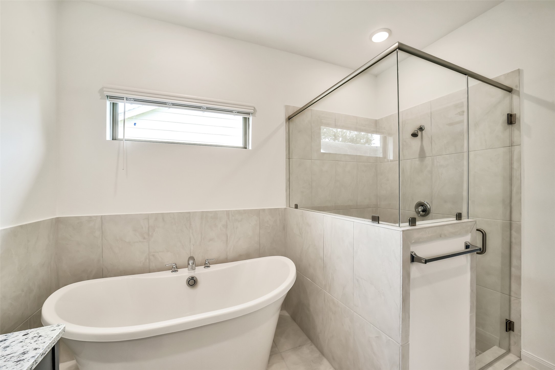 11611 Moltere Drive Property Photo 19