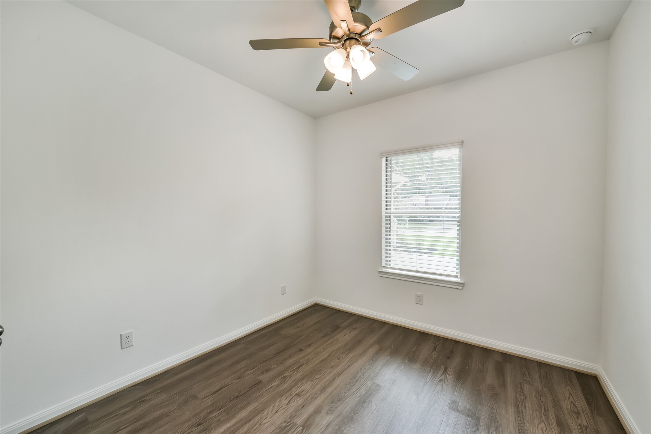 11611 Moltere Drive Property Photo 21