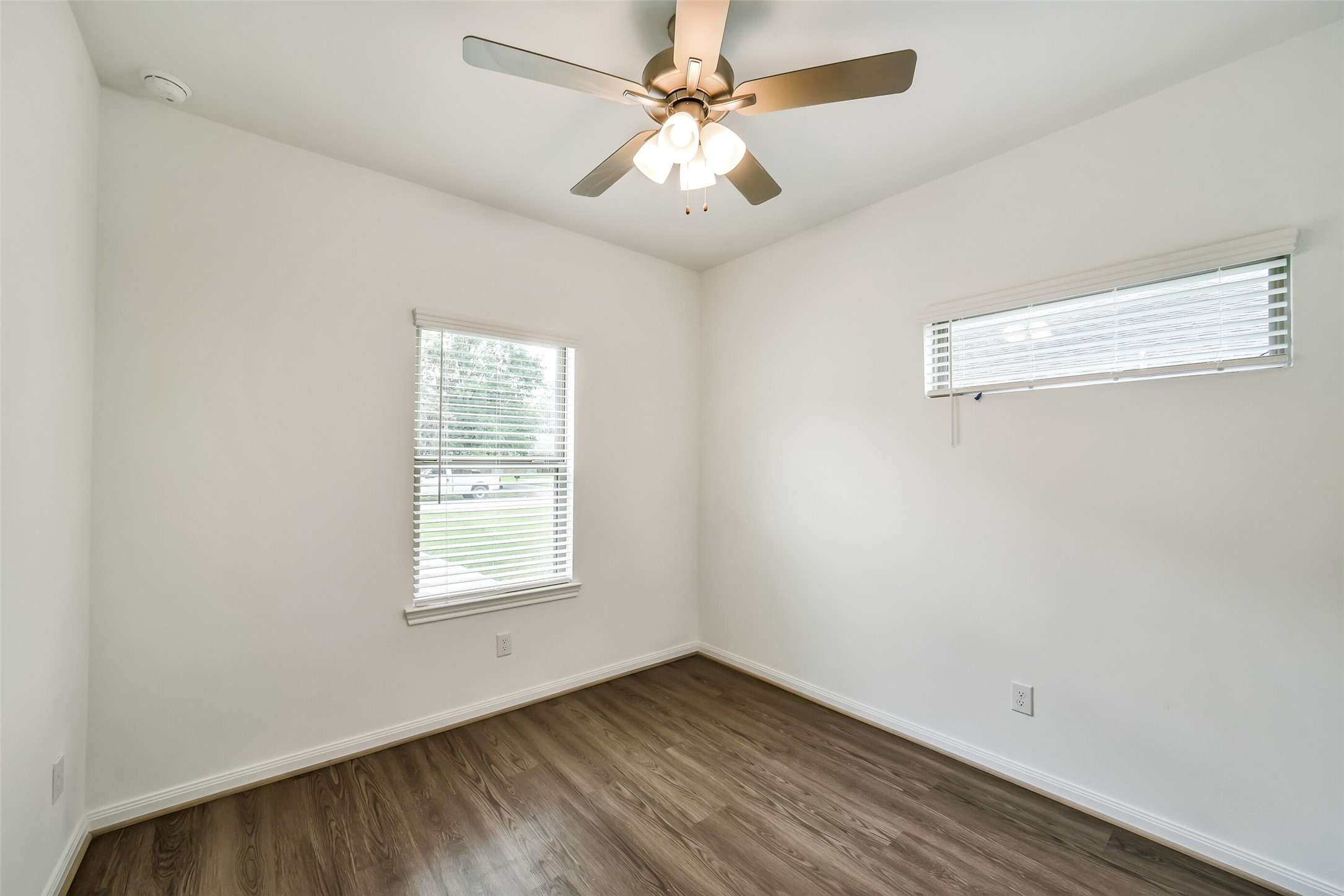 11611 Moltere Drive Property Photo 23