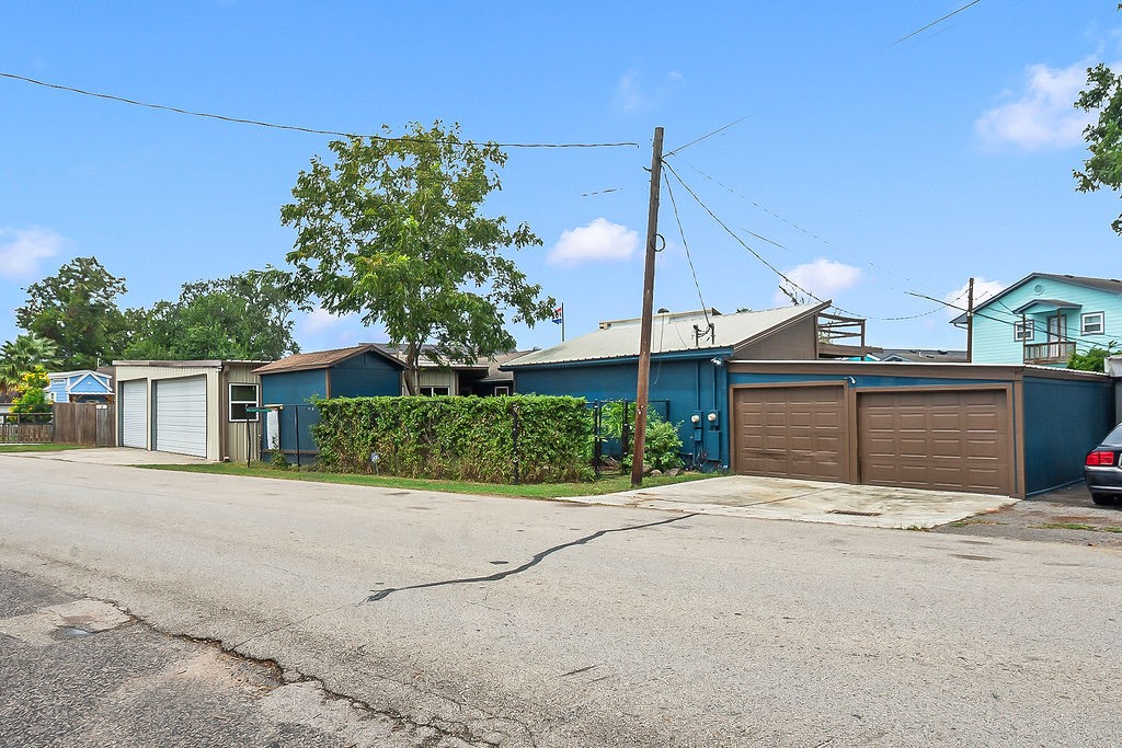 4415 W Bayshore Drive Property Photo 1