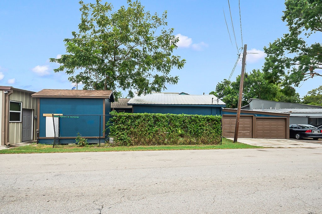 4415 W Bayshore Drive Property Photo 2