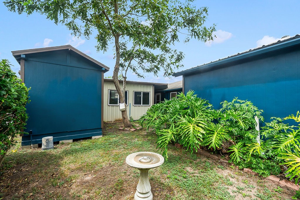 4415 W Bayshore Drive Property Photo 3