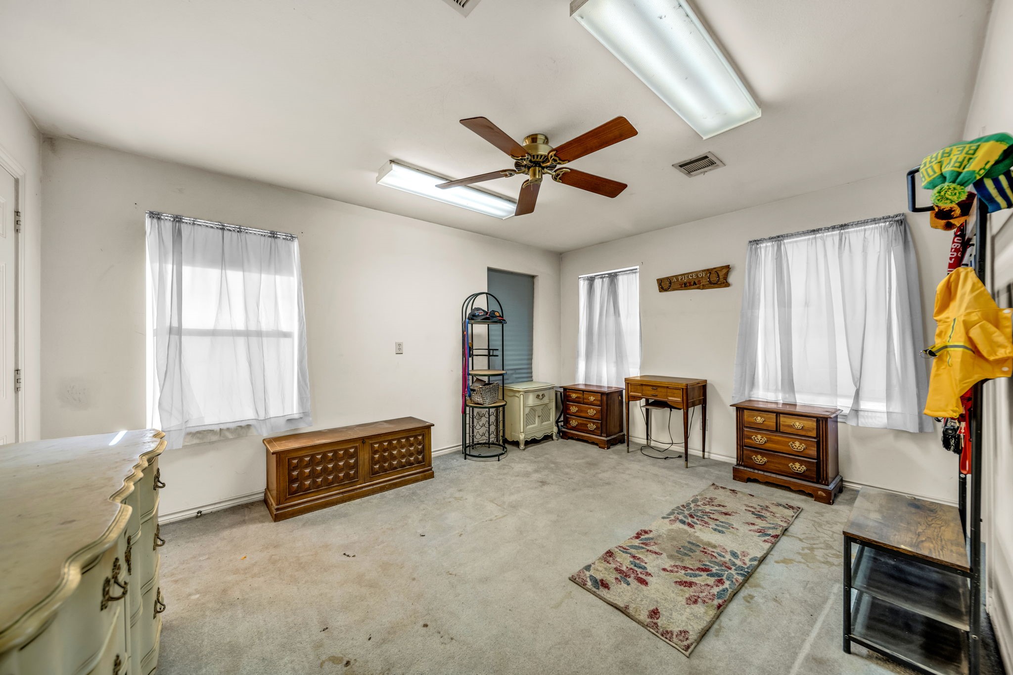 6 W Trail Lane Property Photo 14