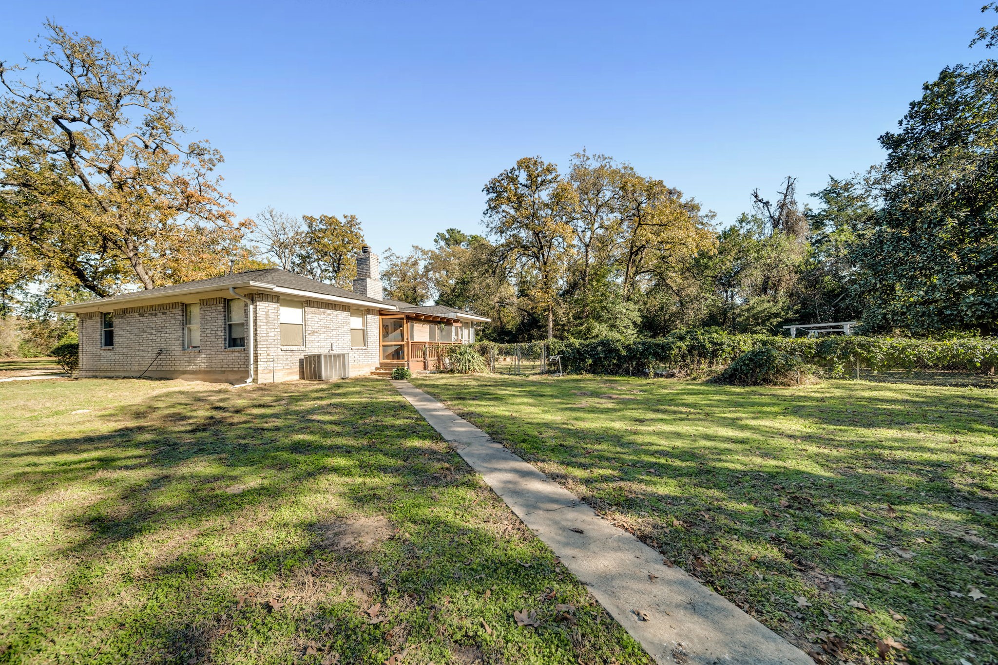 6 W Trail Lane Property Photo 17