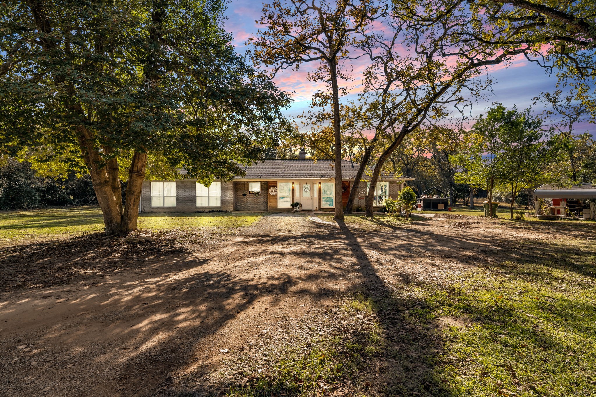 6 W Trail Lane Property Photo 22