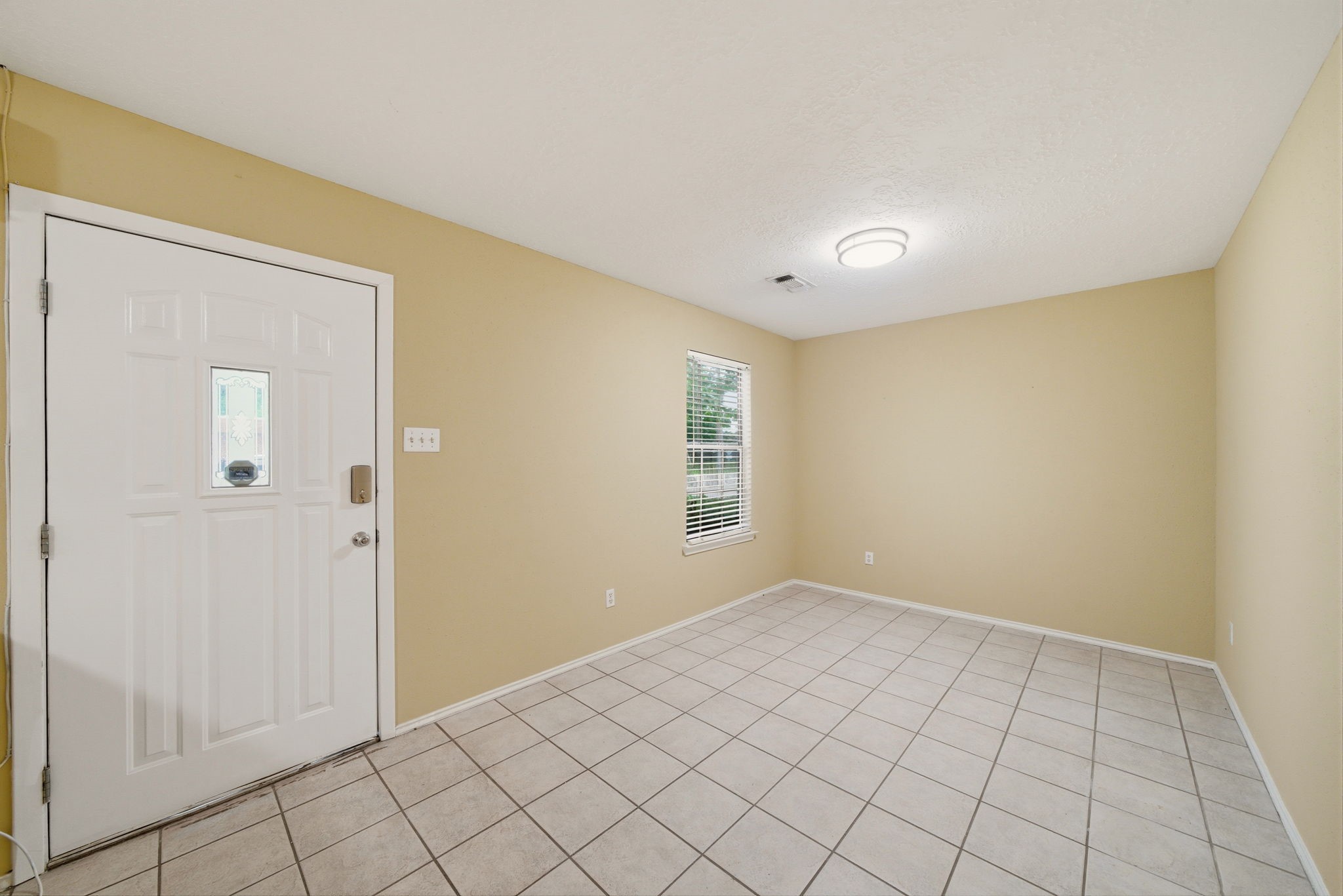 305 Peach Street Property Photo 6