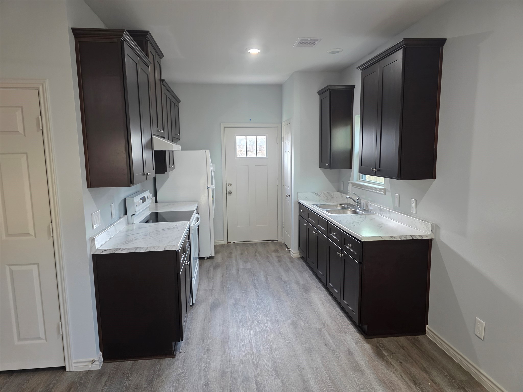 9918 Dipping Woods Street Property Photo 6