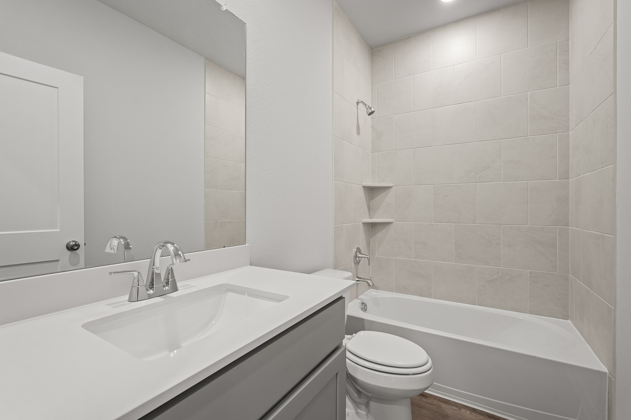 17230 White Peace Drive Property Photo 4