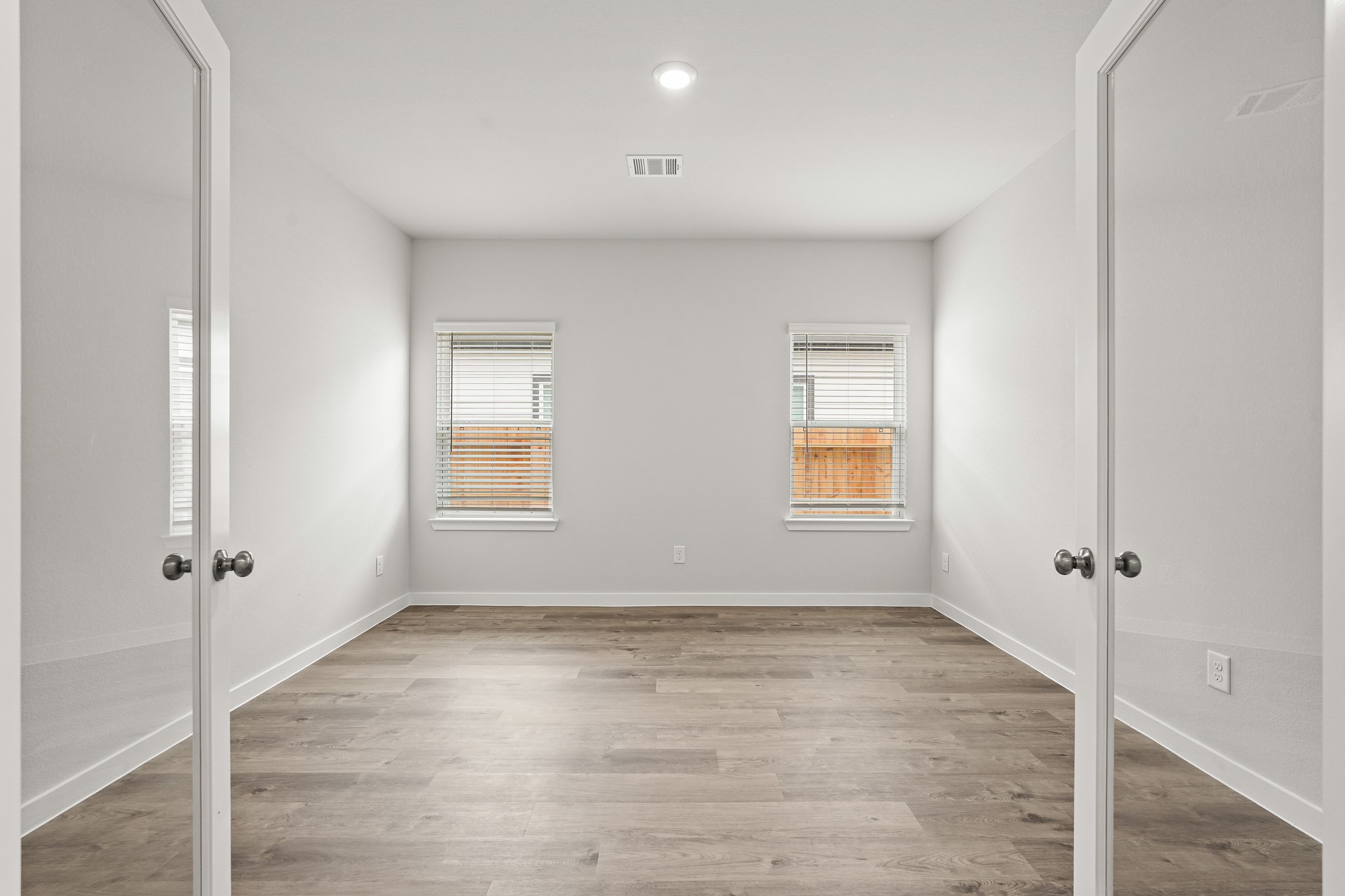 17230 White Peace Drive Property Photo 7