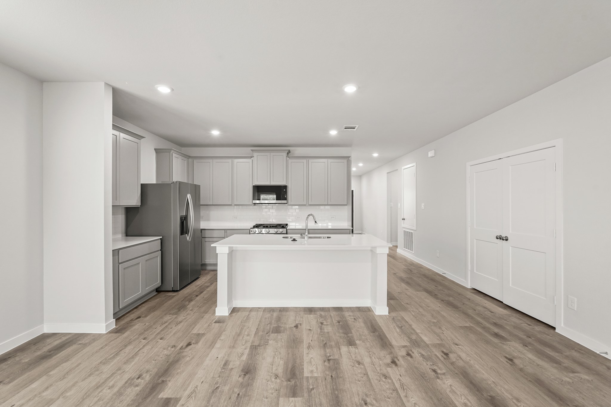 17230 White Peace Drive Property Photo 10