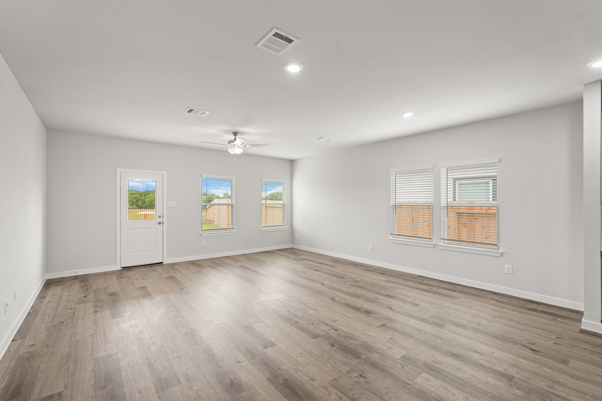 17230 White Peace Drive Property Photo 11