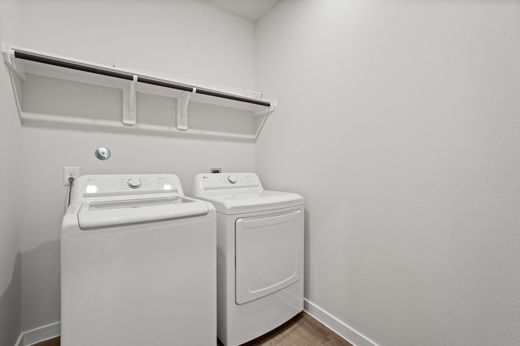 17230 White Peace Drive Property Photo 14