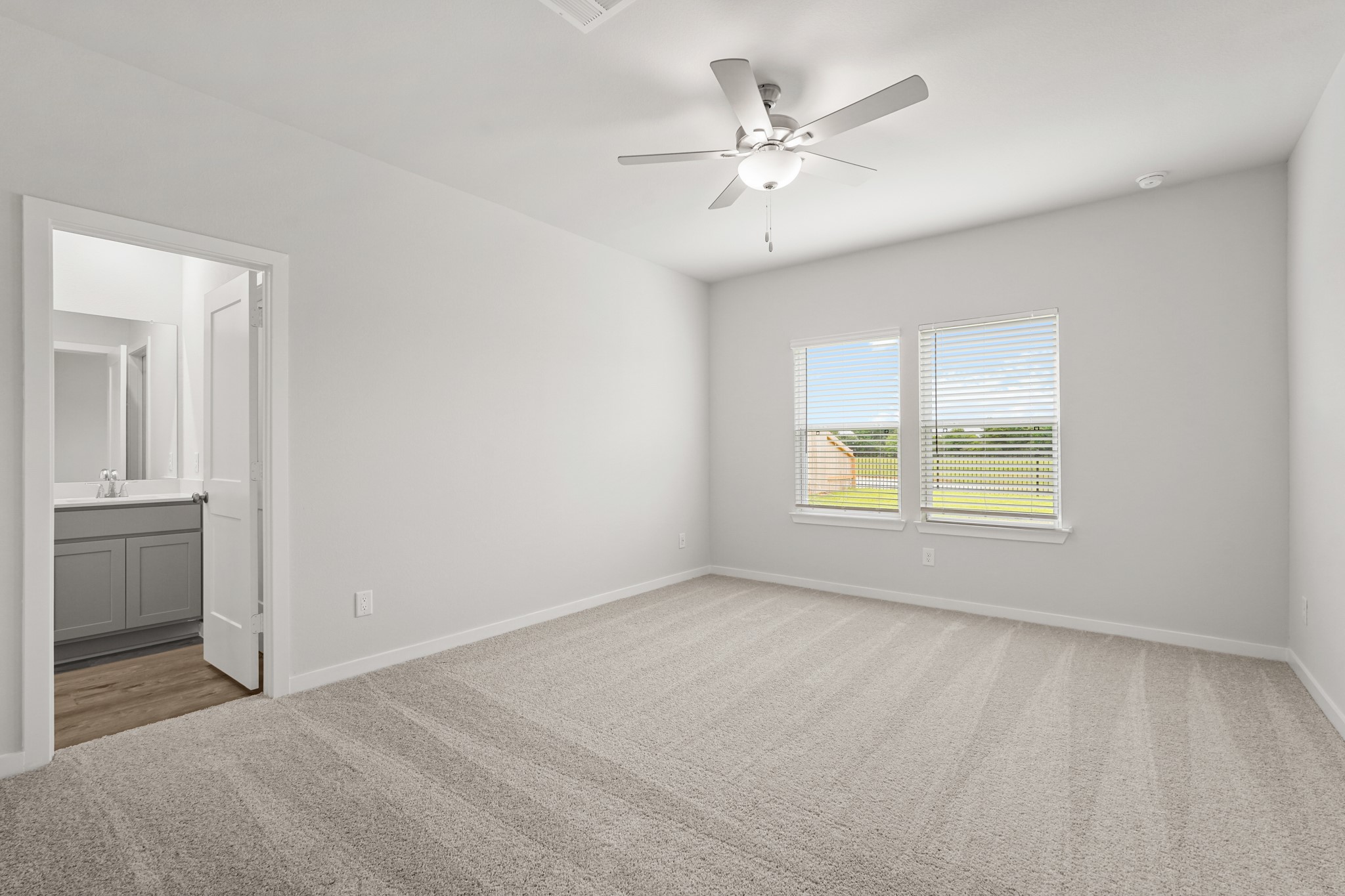 17230 White Peace Drive Property Photo 15