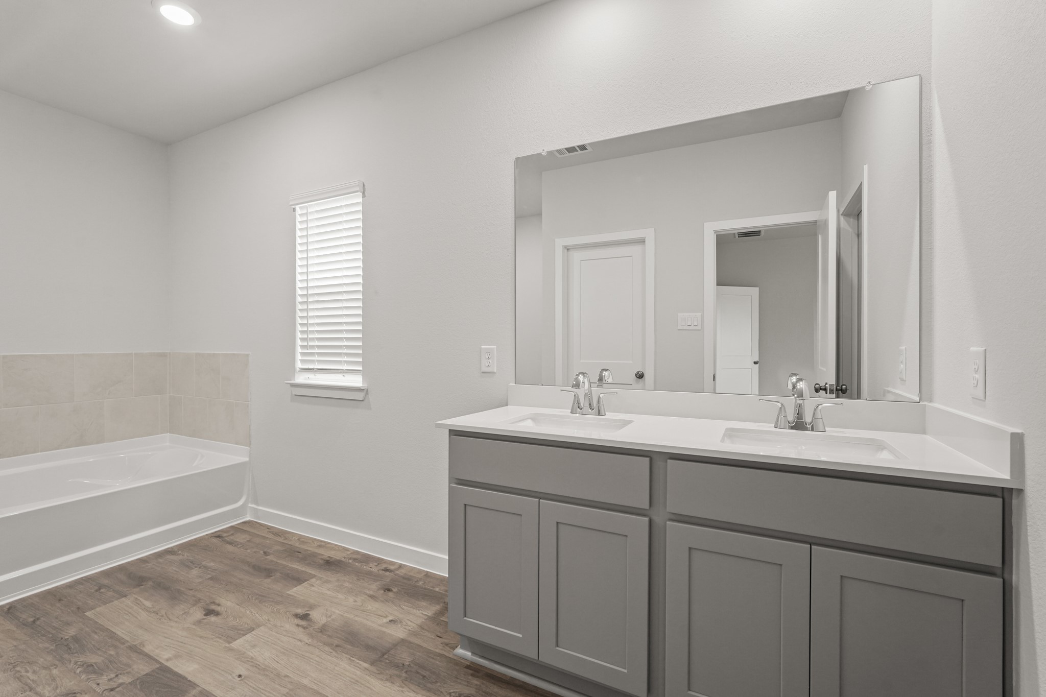 17230 White Peace Drive Property Photo 17