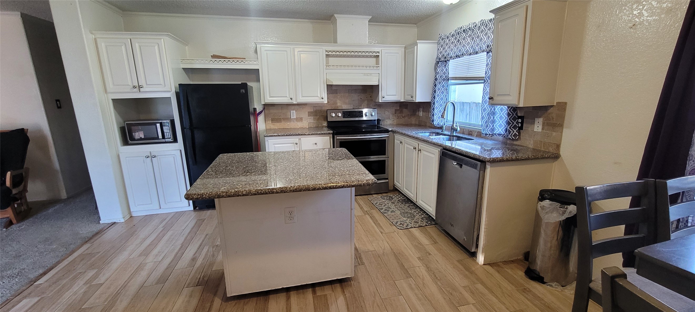 11835 Greensbrook Forest Drive Property Photo 2