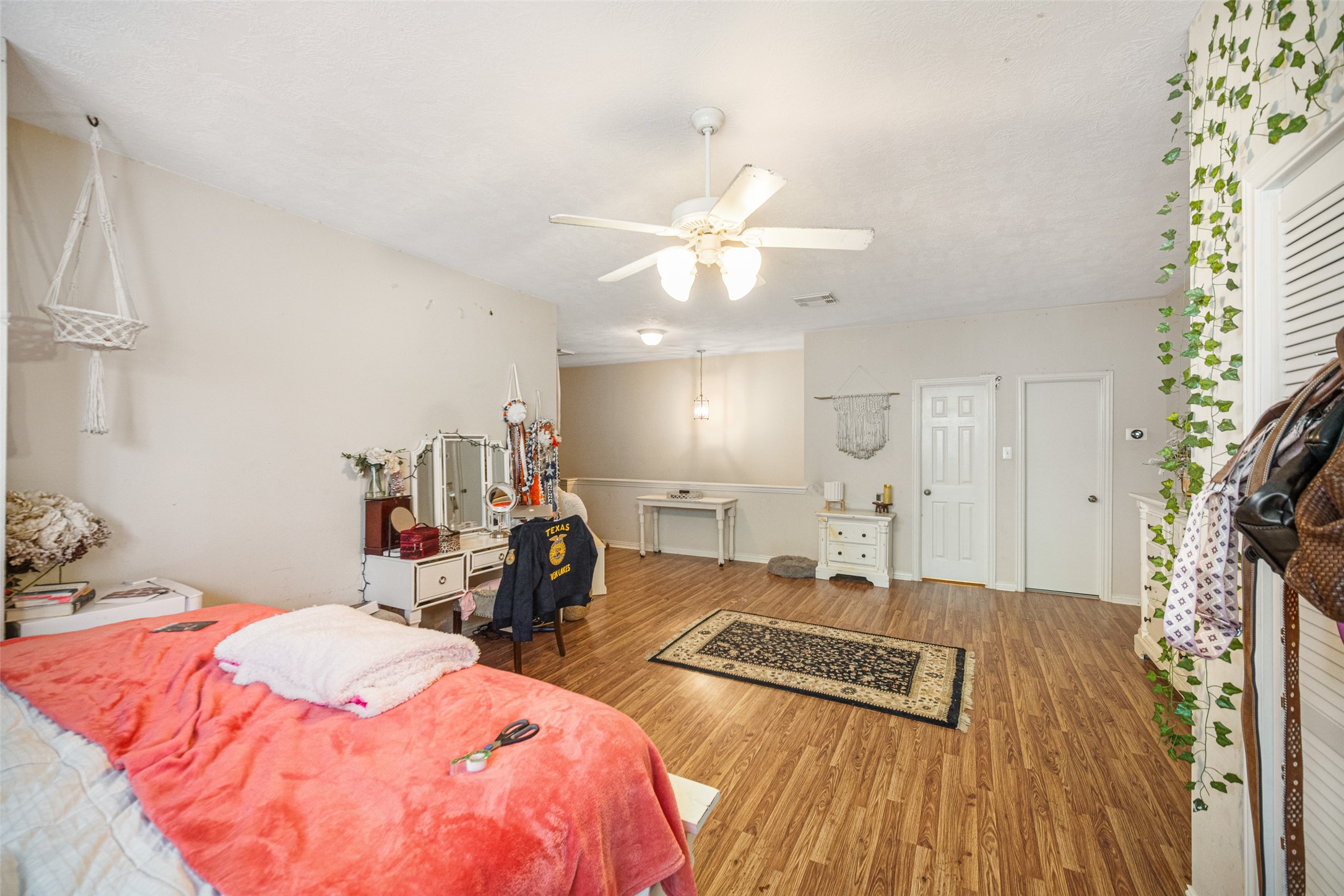 23702 Whispering Wind Property Photo 31