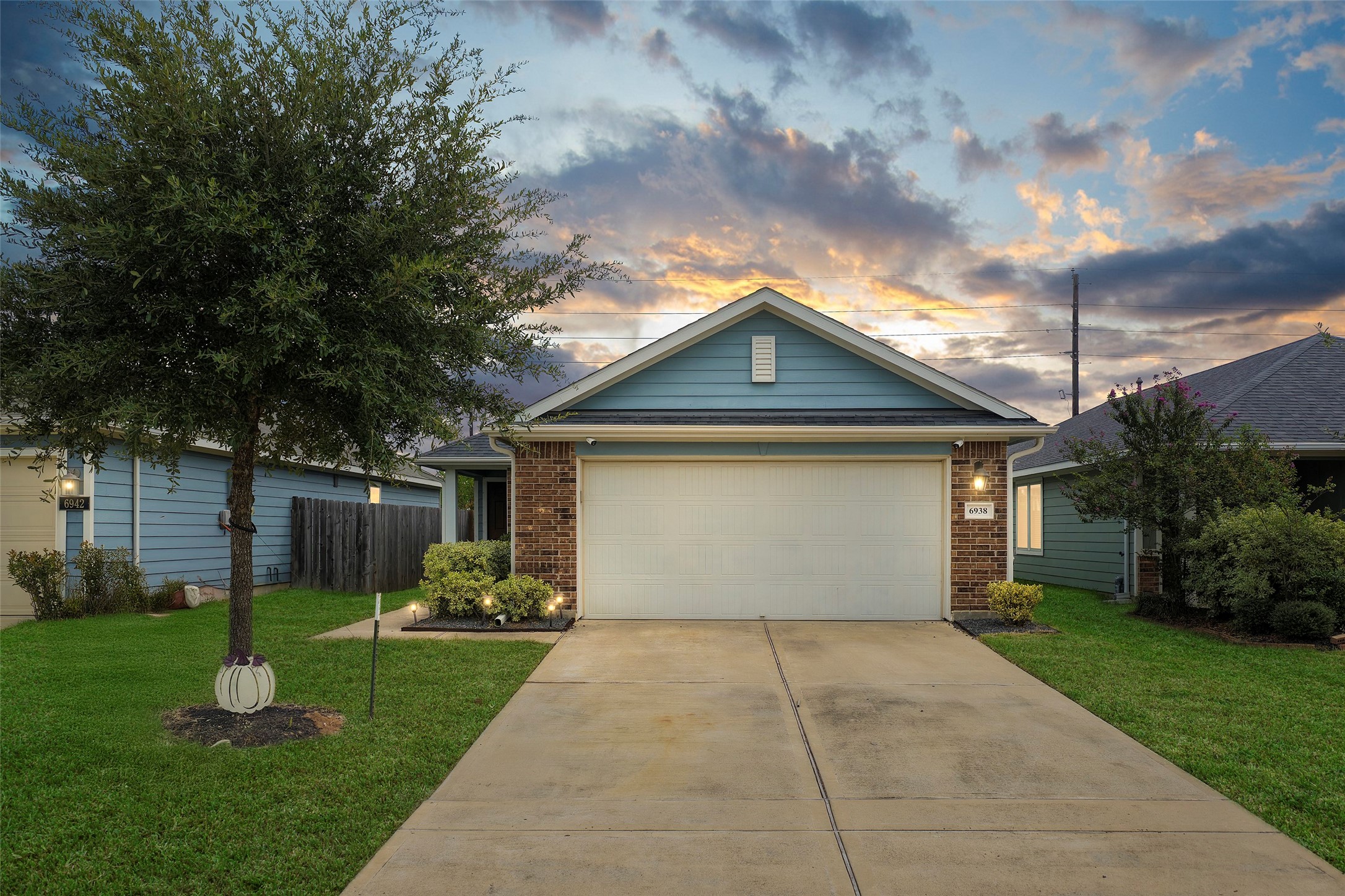 6938 Scarlet Sagebrush Street Property Photo 1