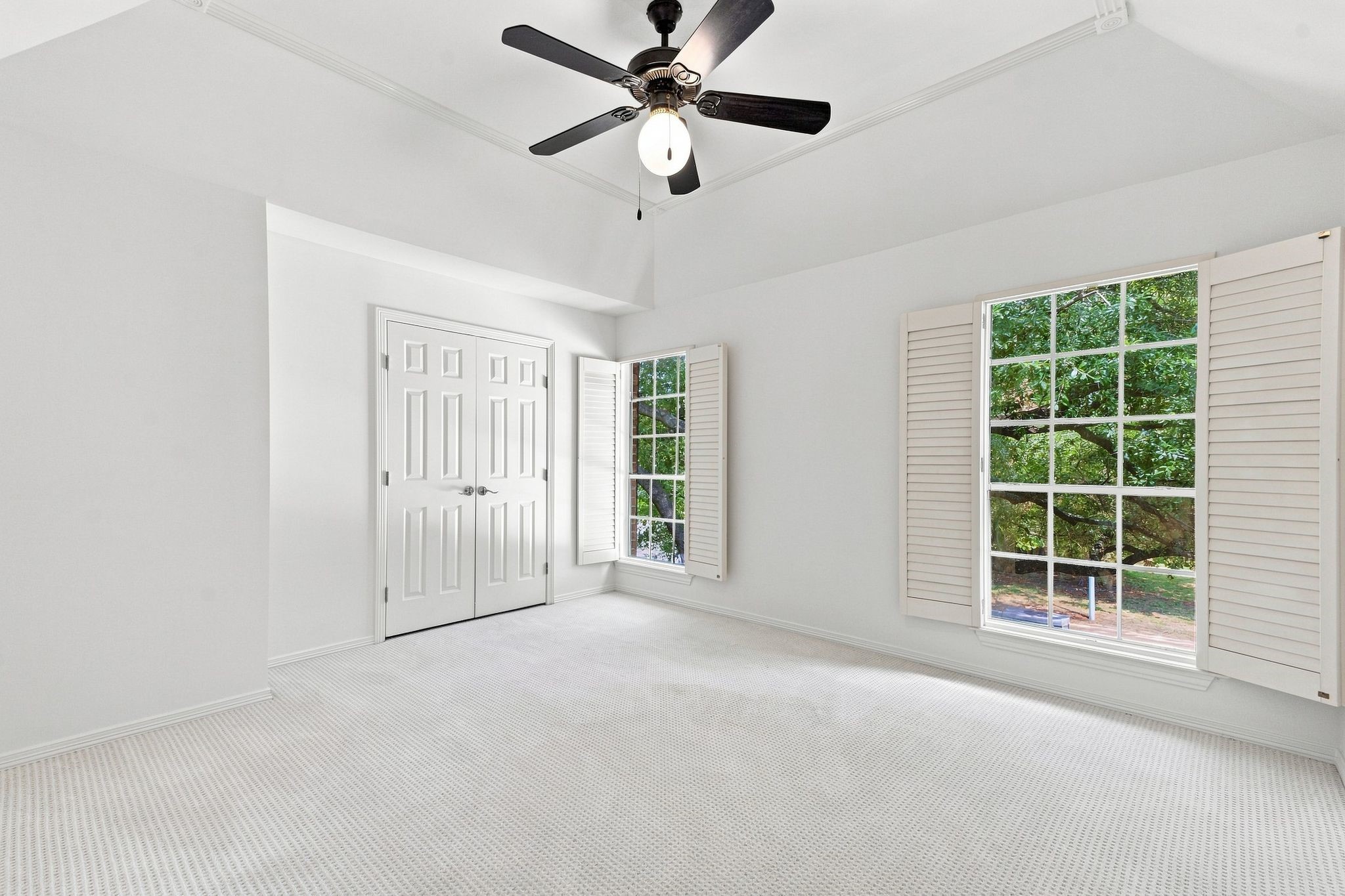 5597 Beverlyhill Street Property Photo 24
