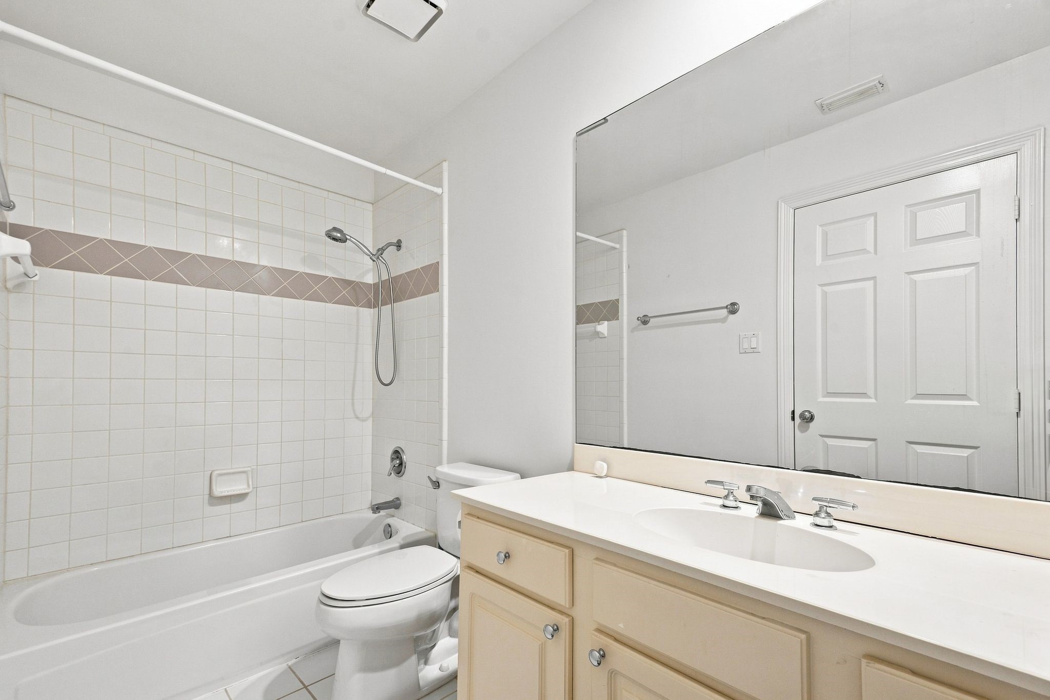 5597 Beverlyhill Street Property Photo 25