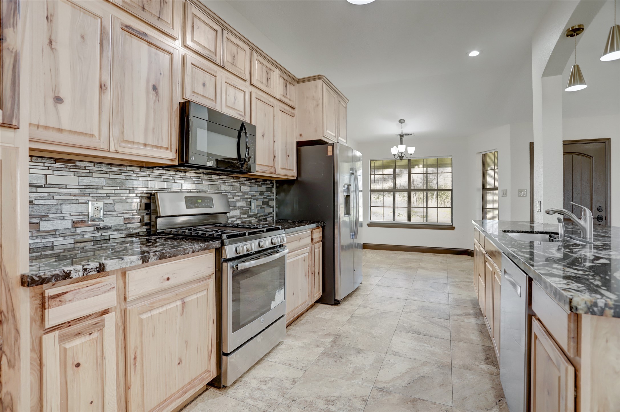 1004 Mockingbird Lane Property Photo 4